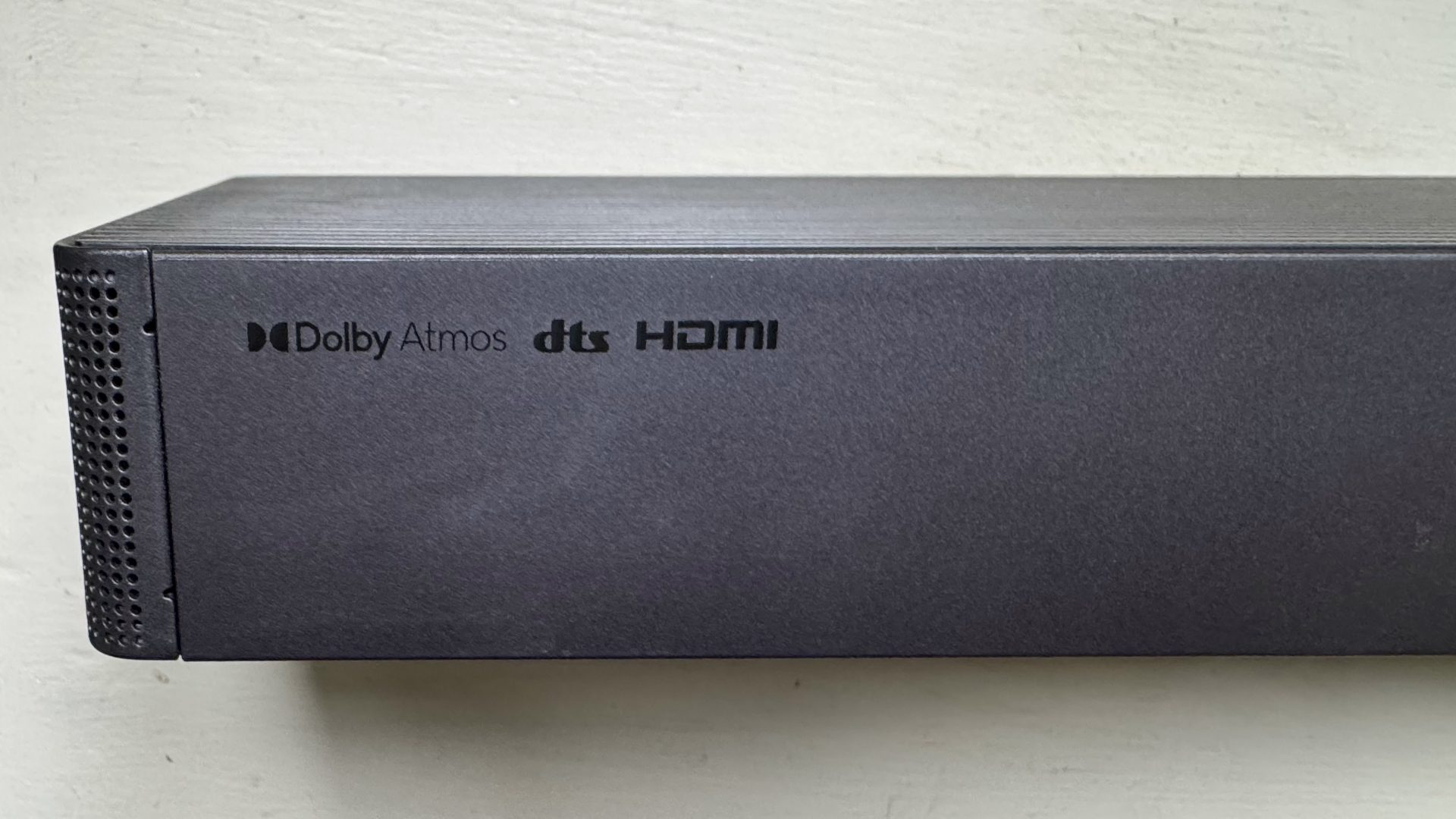 Саундбар Samsung HW-QS700F нового формата | DGL.RU