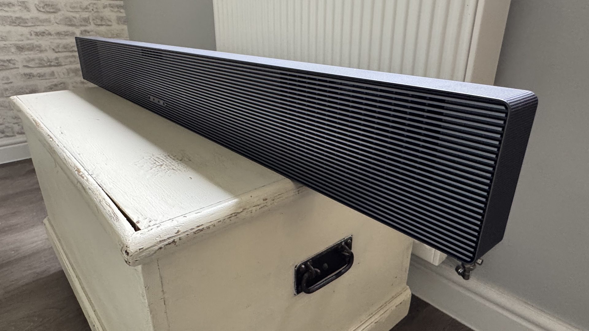 Саундбар Samsung HW-QS700F нового формата | DGL.RU