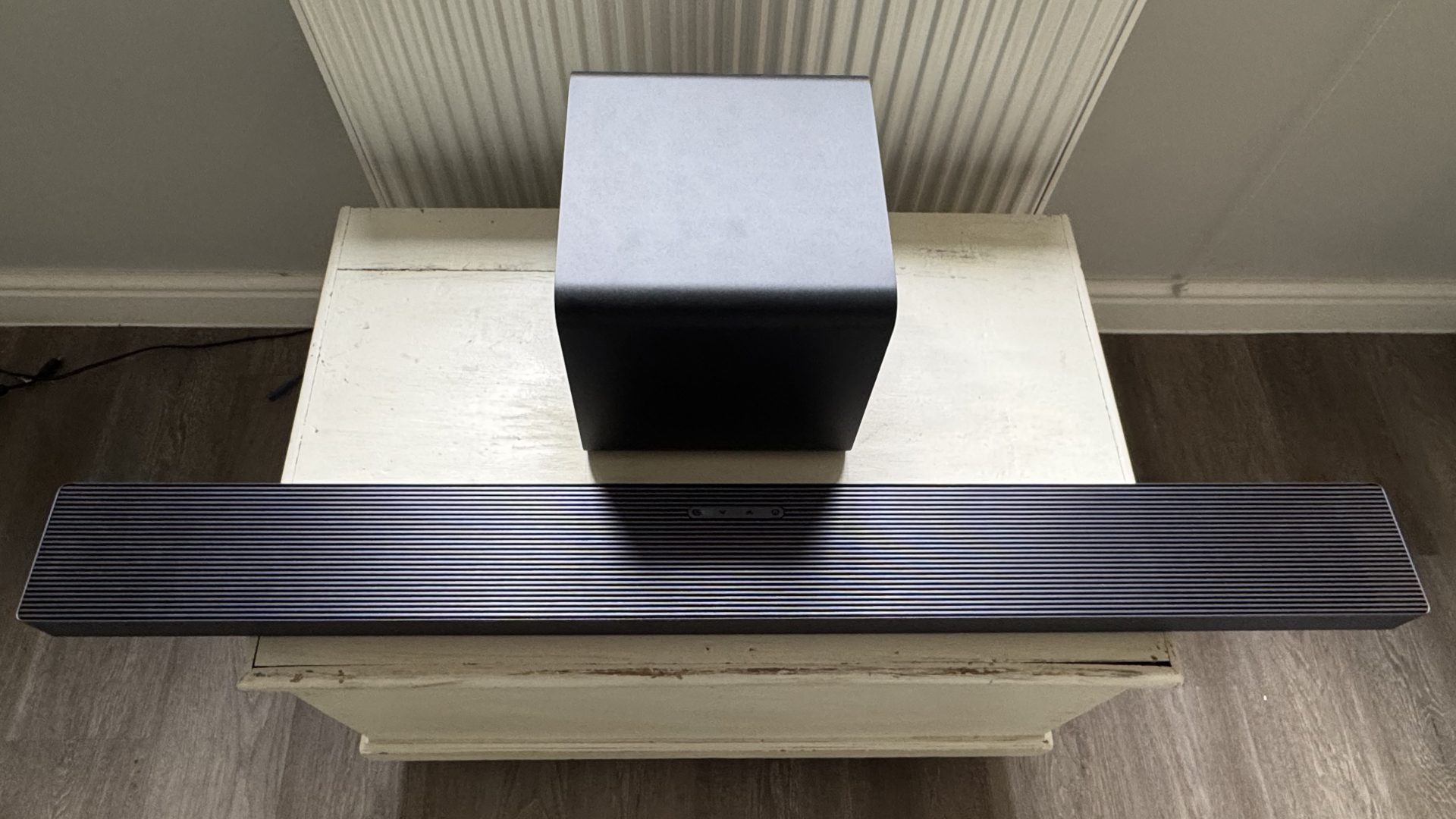 Саундбар Samsung HW-QS700F нового формата | DGL.RU