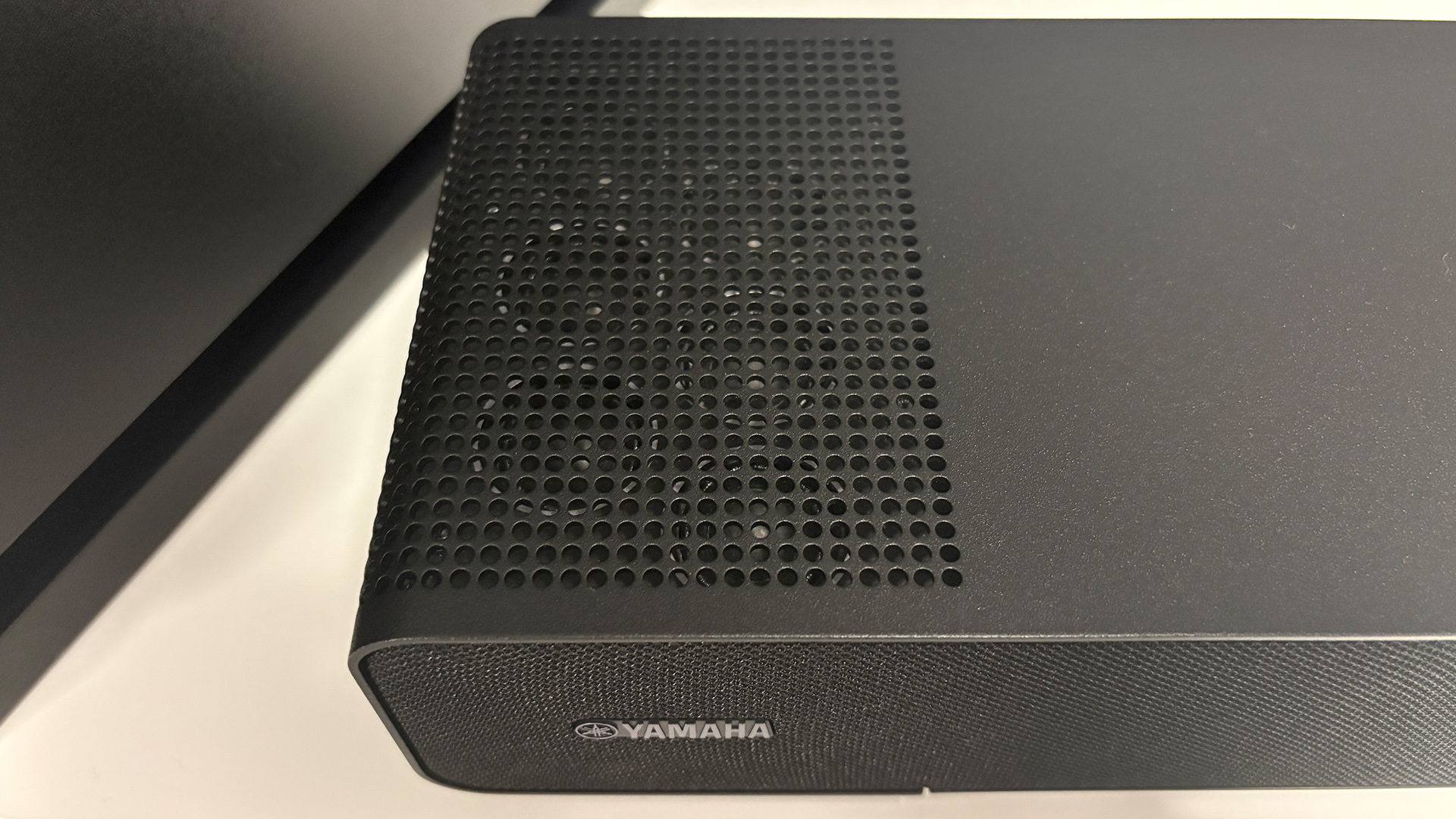 Обзор Yamaha True X Surround 90A: великолепная система картинка Саундбар Yamaha True X Surround 90A | DGL.RU