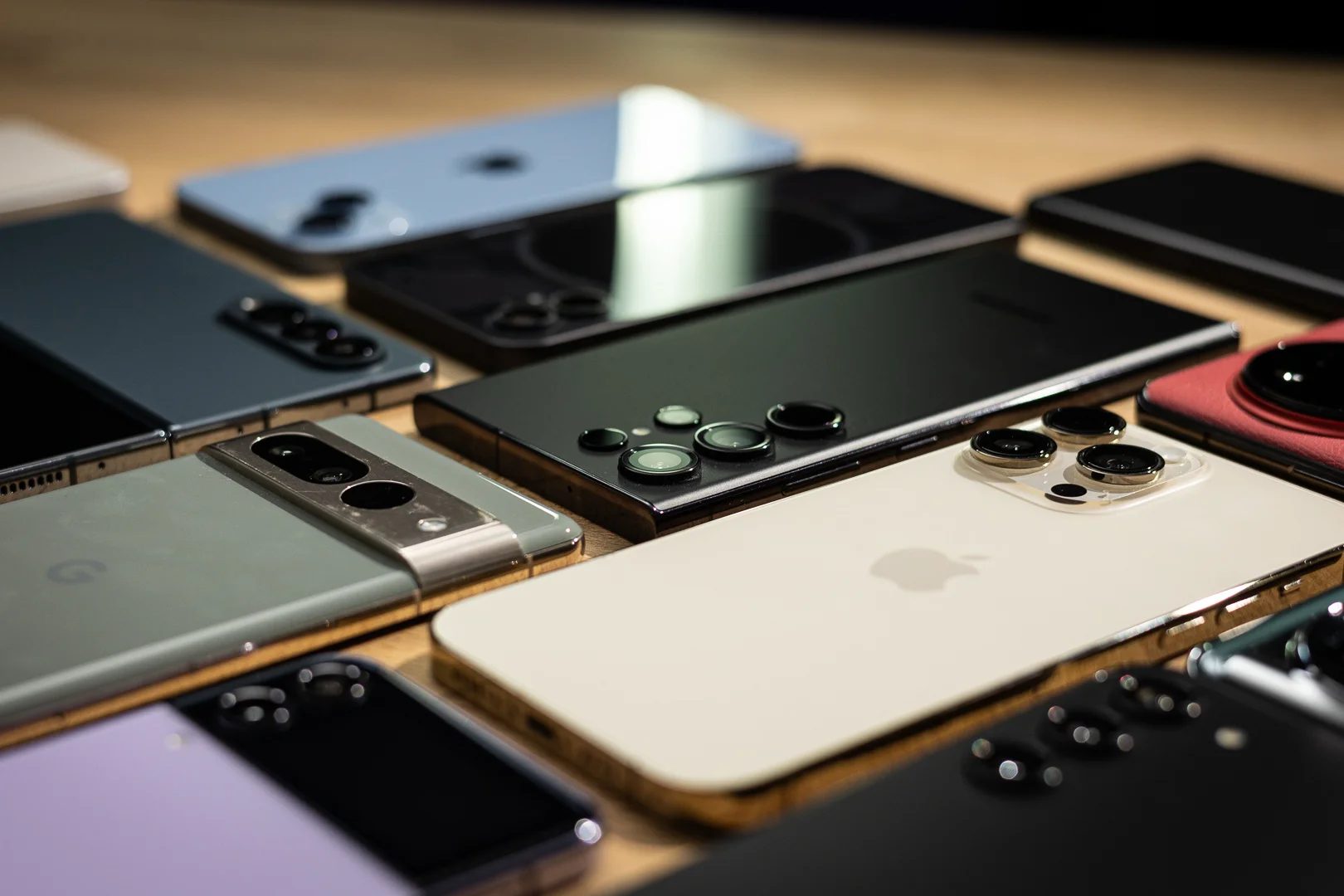 Инвестируете в флагман? ИИ обещает превратить его в тыкву раньше, чем вы думаете картинка Смартфон с ИИ