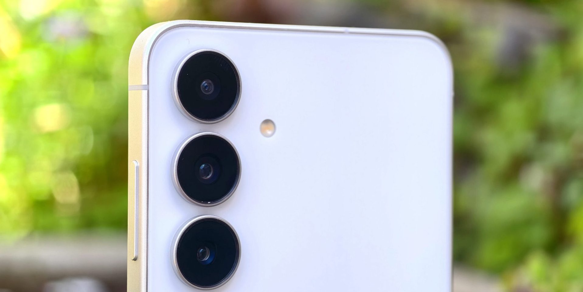 Samsung Galaxy S25 FE — хороший вариант для всех, кроме новых владельцев FE картинка Смартфон Galaxy S25 FE: эволюция Fan Edition | DGL.RU