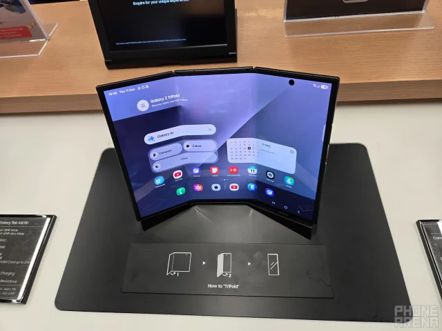 Смартфон Galaxy Z TriFold против Huawei Mate XT _ DGL.RU 233 Смартфон Galaxy Z TriFold против Huawei Mate XT | DGL.RU