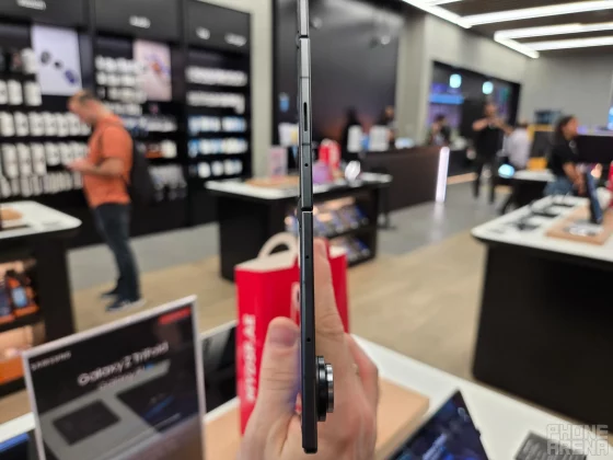 Смартфон Galaxy Z TriFold против Huawei Mate XT | DGL.RU