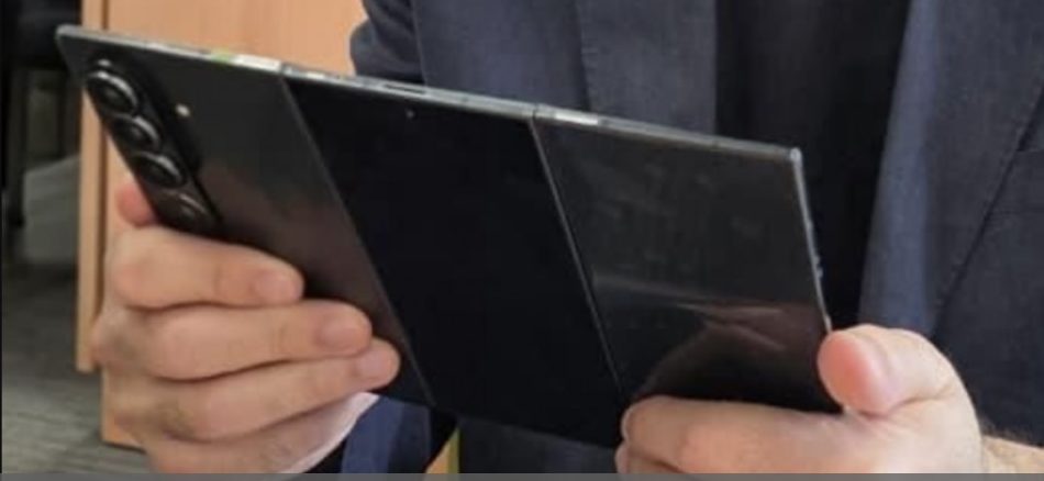 Samsung Galaxy Z TriFold с четырьмя камерами показался в прототипе