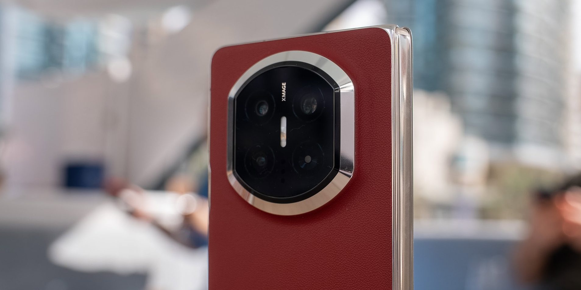 HUAWEI идет ва-банк и выводит складной Mate X7 против Samsung картинка Смартфон HUAWEI Mate X7 и новинки экосистемы | DGL.RU