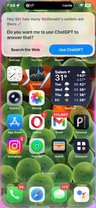 Смартфон iPhone с Siri и новый лидер ИИ в Apple | DGL.RU