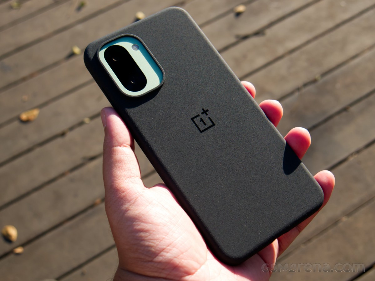 OnePlus 15R скрывает нечто, что вызовет бурю в мире смартфонов картинка Смартфон OnePlus 15R в свежем дизайне | DGL.RU