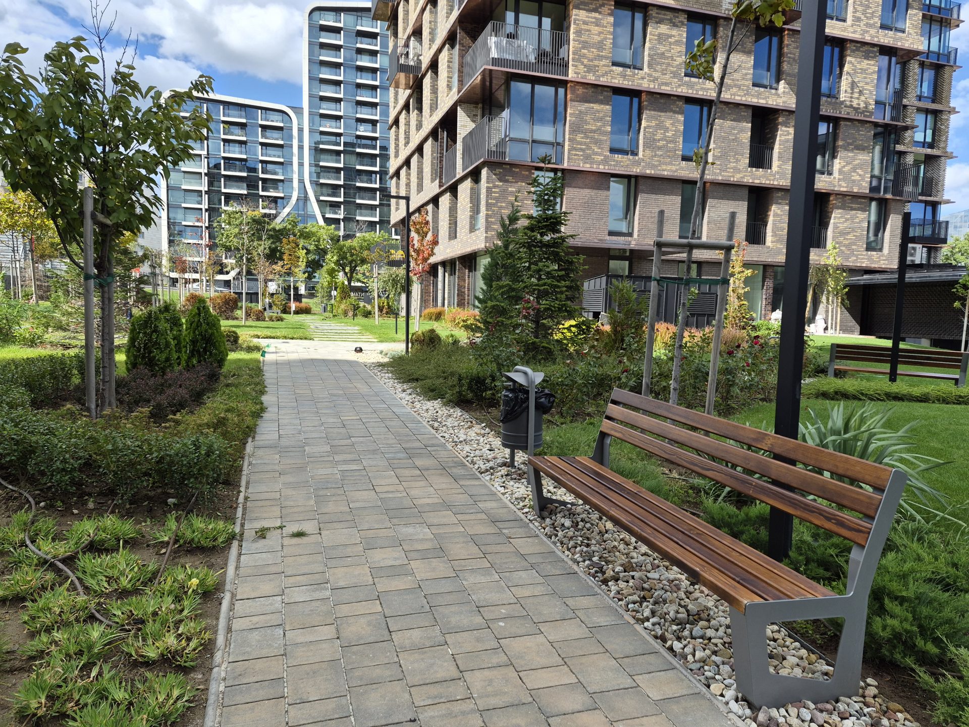 Samsung Galaxy S25 FE против Galaxy S24 FE: какой смартфон полностью оправдывает свою цену картинка Смартфон Samsung Galaxy S25 FE против S24 FE | DGL.RU