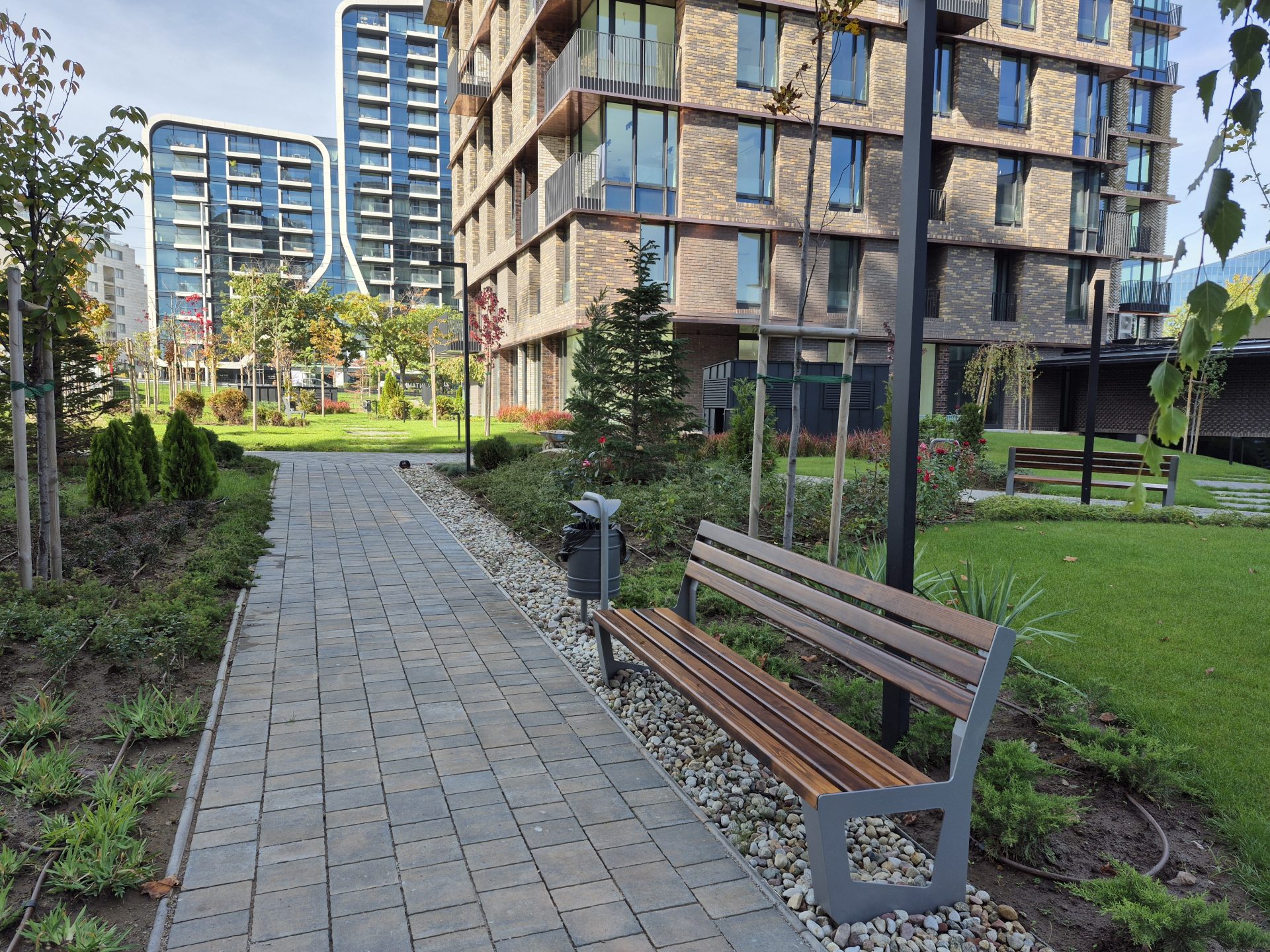 Samsung Galaxy S25 FE против Galaxy S24 FE: какой смартфон полностью оправдывает свою цену картинка Смартфон Samsung Galaxy S25 FE против S24 FE | DGL.RU