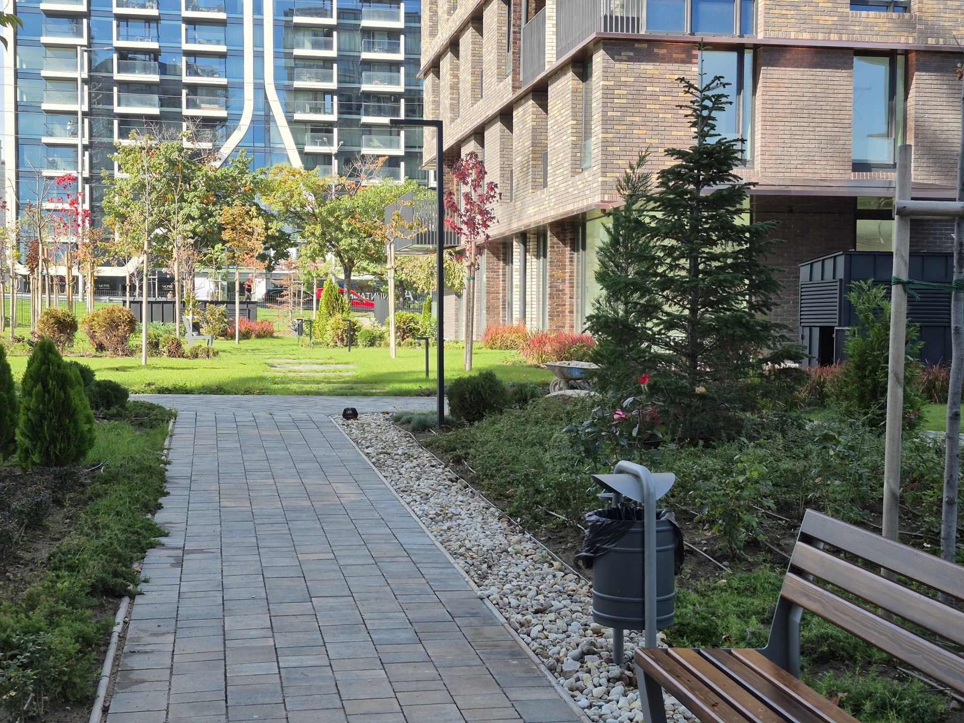 Samsung Galaxy S25 FE против Galaxy S24 FE: какой смартфон полностью оправдывает свою цену картинка Смартфон Samsung Galaxy S25 FE против S24 FE | DGL.RU