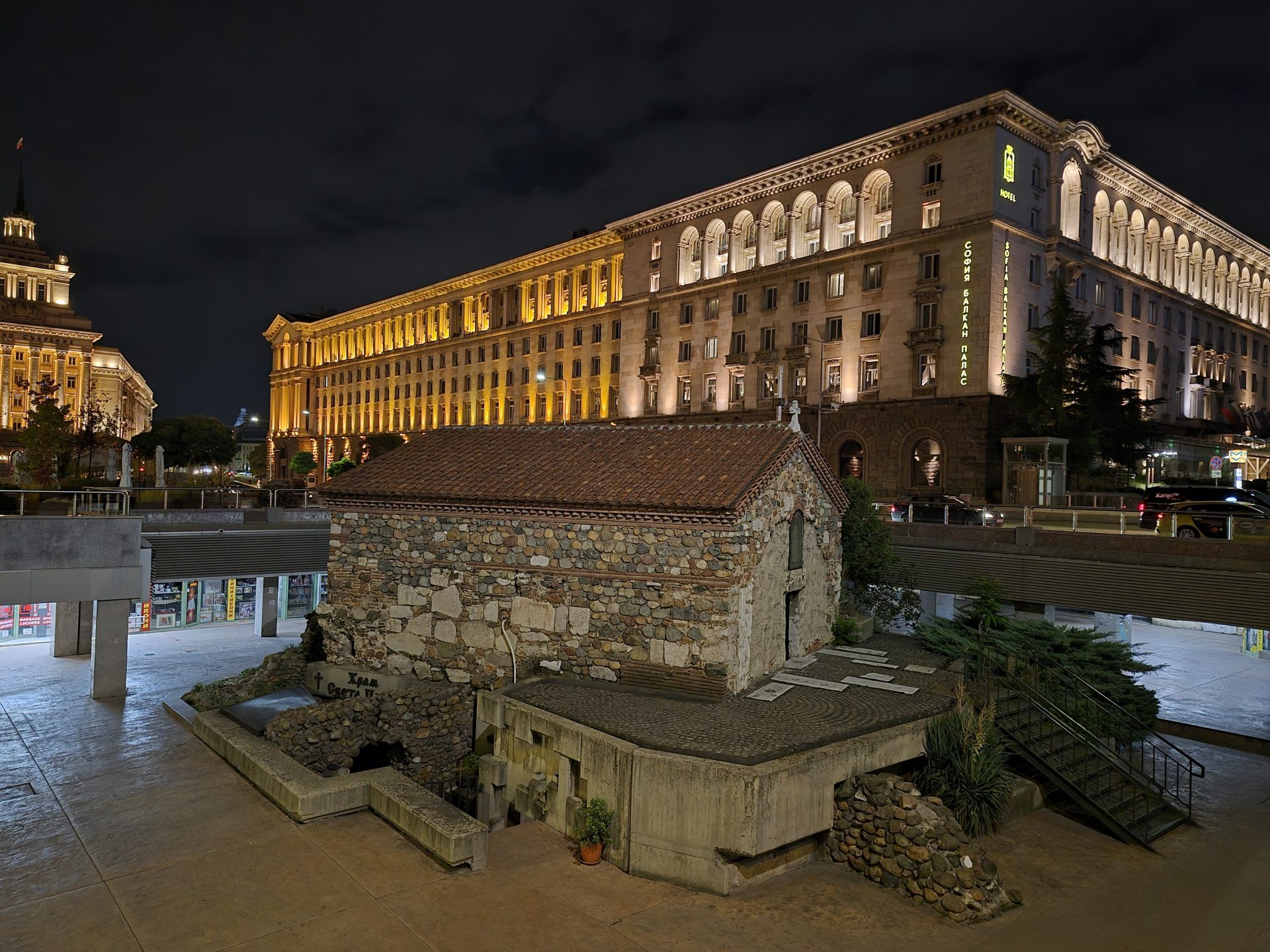 Samsung Galaxy S25 FE против Galaxy S24 FE: какой смартфон полностью оправдывает свою цену картинка Смартфон Samsung Galaxy S25 FE против S24 FE | DGL.RU