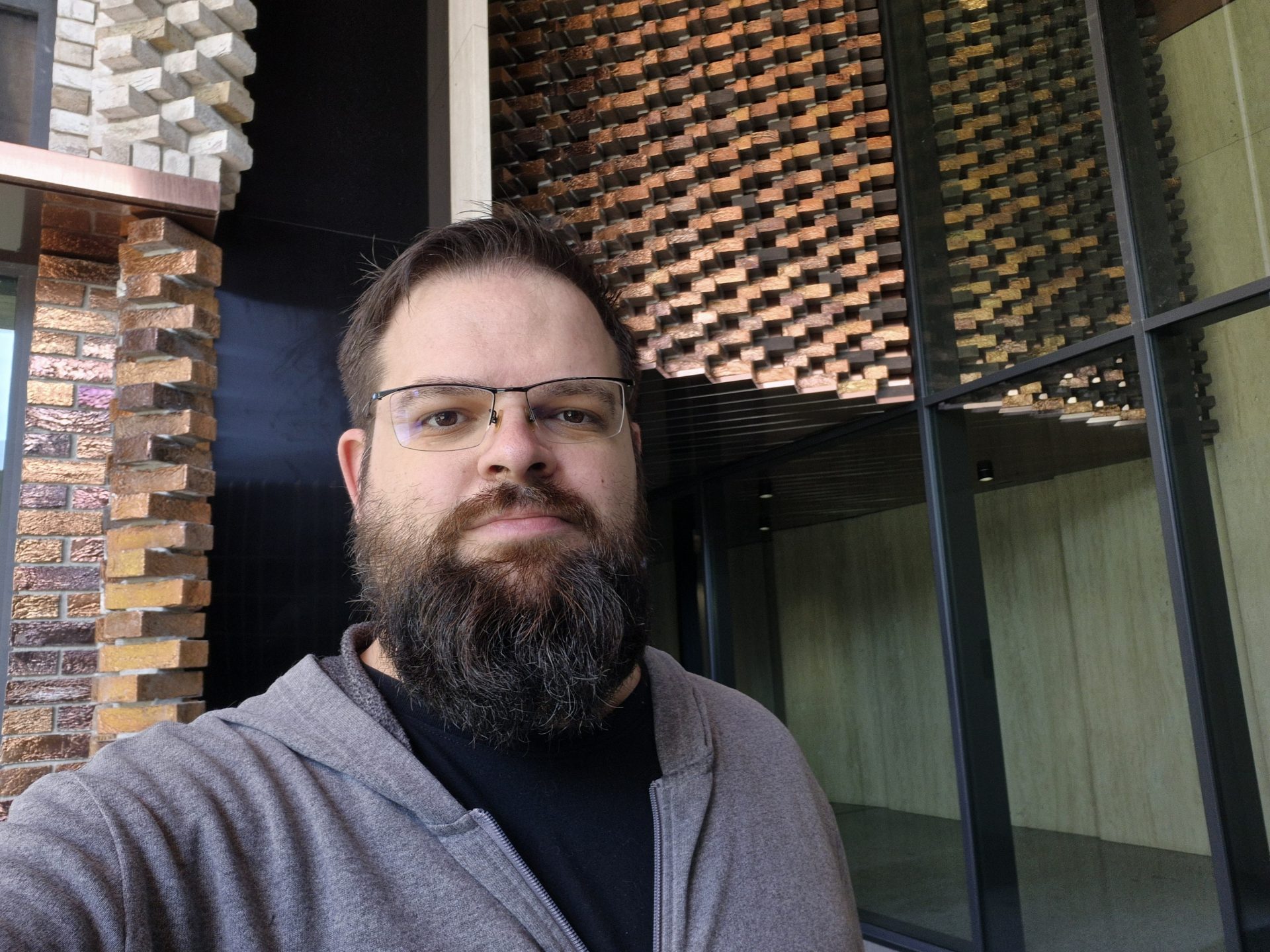 Samsung Galaxy S25 FE против Galaxy S24 FE: какой смартфон полностью оправдывает свою цену картинка Смартфон Samsung Galaxy S25 FE против S24 FE | DGL.RU