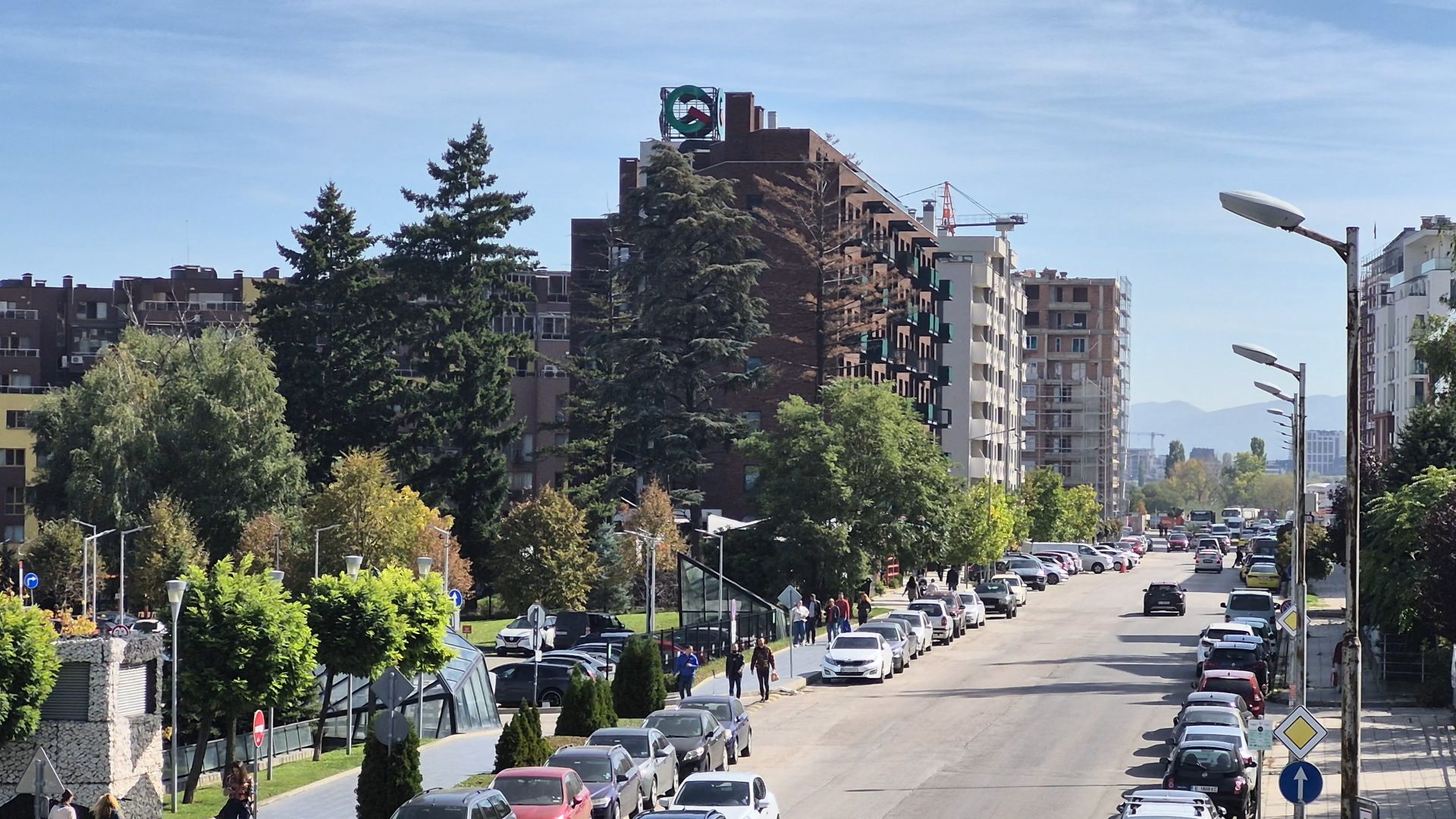 Samsung Galaxy S25 FE против Galaxy S24 FE: какой смартфон полностью оправдывает свою цену картинка Смартфон Samsung Galaxy S25 FE против S24 FE | DGL.RU