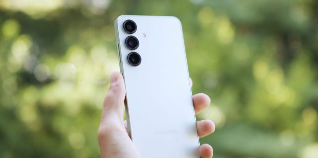 Смартфон Samsung Galaxy S26 представят позже | DGL.RU