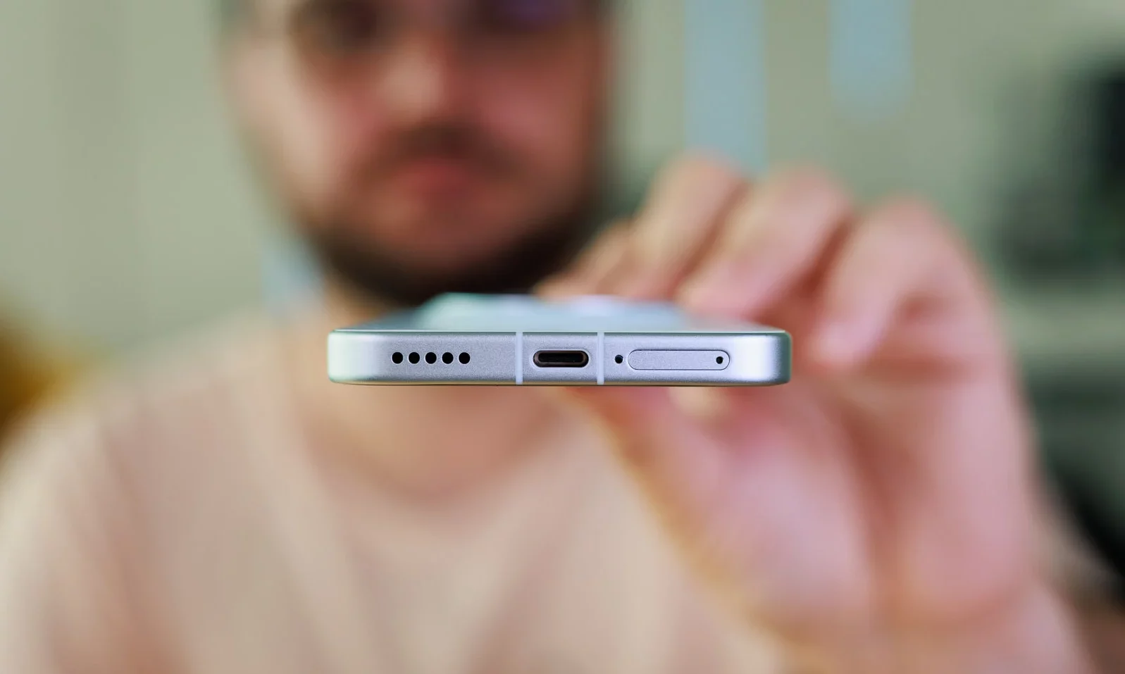 Смартфон Vivo X300: компактный новый флагман