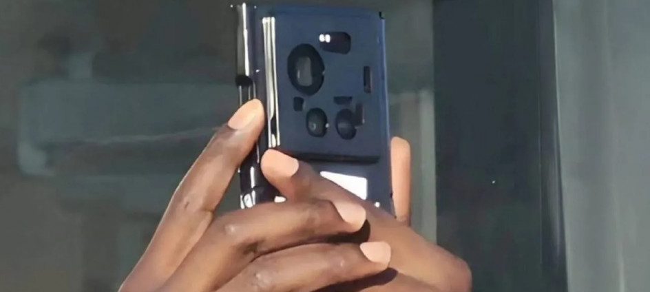 Xiaomi 17 Ultra попал в объектив: камеры засветились через чехол