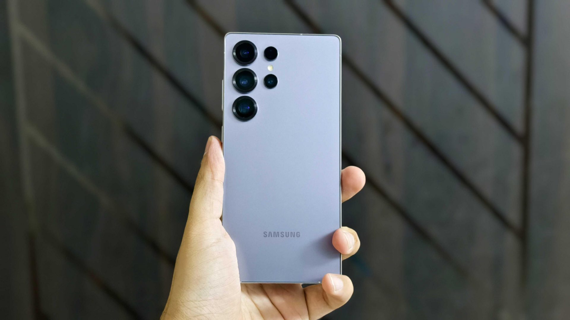 Лучшие 5G-смартфоны для покупки в 2025 году картинка Смартфоны 2025 года: лучшие 5G-модели | DGL.RU