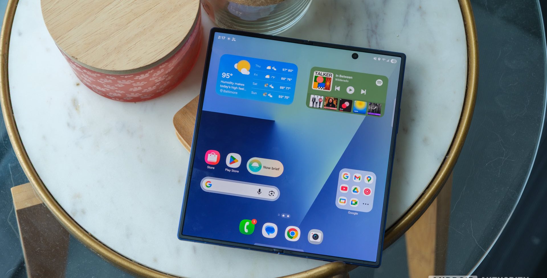 Samsung Galaxy Z Fold 7 против Google Pixel 10 Pro Fold: выбор между лидерами картинка Смартфоны Galaxy Z Fold 7 или Pixel 10 Pro Fold | DGL.RU