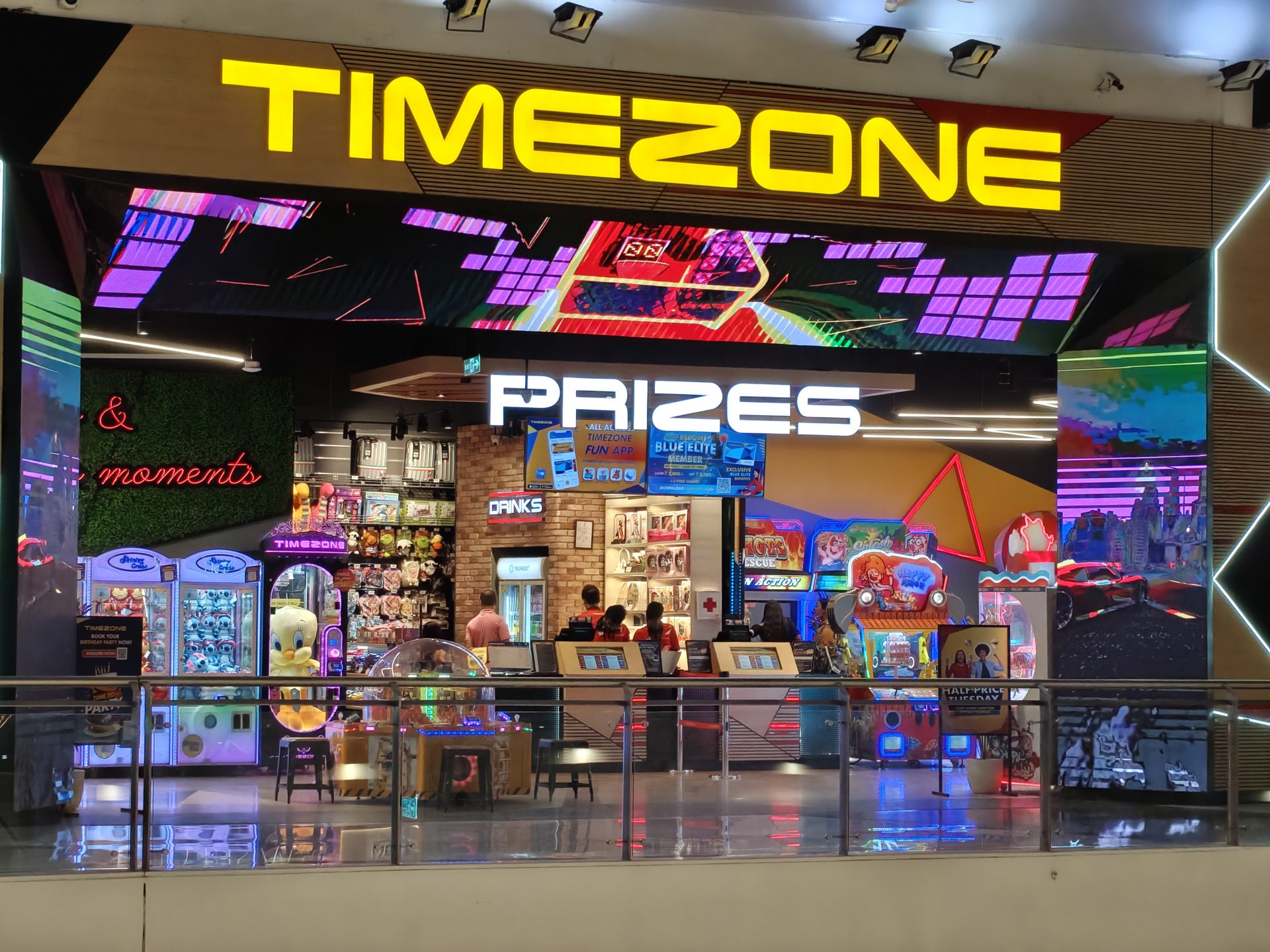 OnePlus 15 против OnePlus 13: какой из смартфонов выбрать картинка Смартфоны OnePlus 15 и OnePlus 13 | DGL.RU