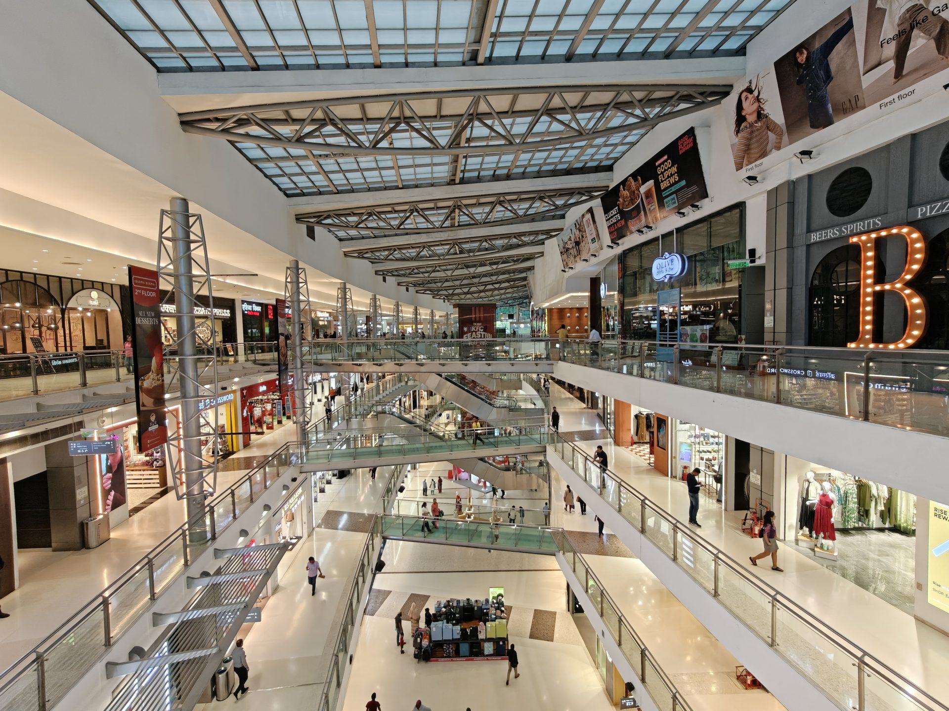 OnePlus 15 против OnePlus 13: какой из смартфонов выбрать картинка Смартфоны OnePlus 15 и OnePlus 13 | DGL.RU