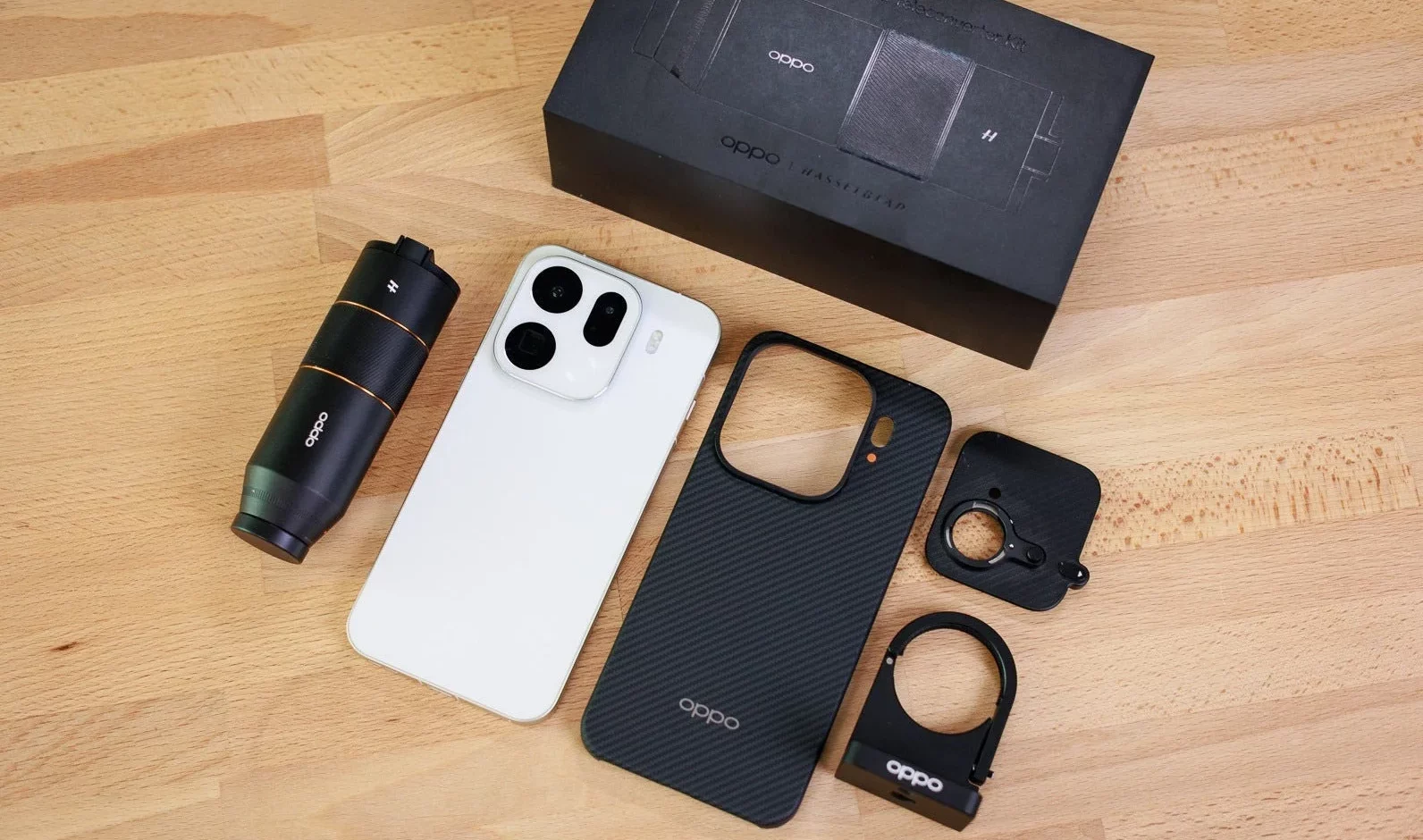 Новый фотоход меняет смартфоны и оставляет Apple и Samsung за бортом картинка Смартфоны с объективами: тренд не Apple | DGL.RU