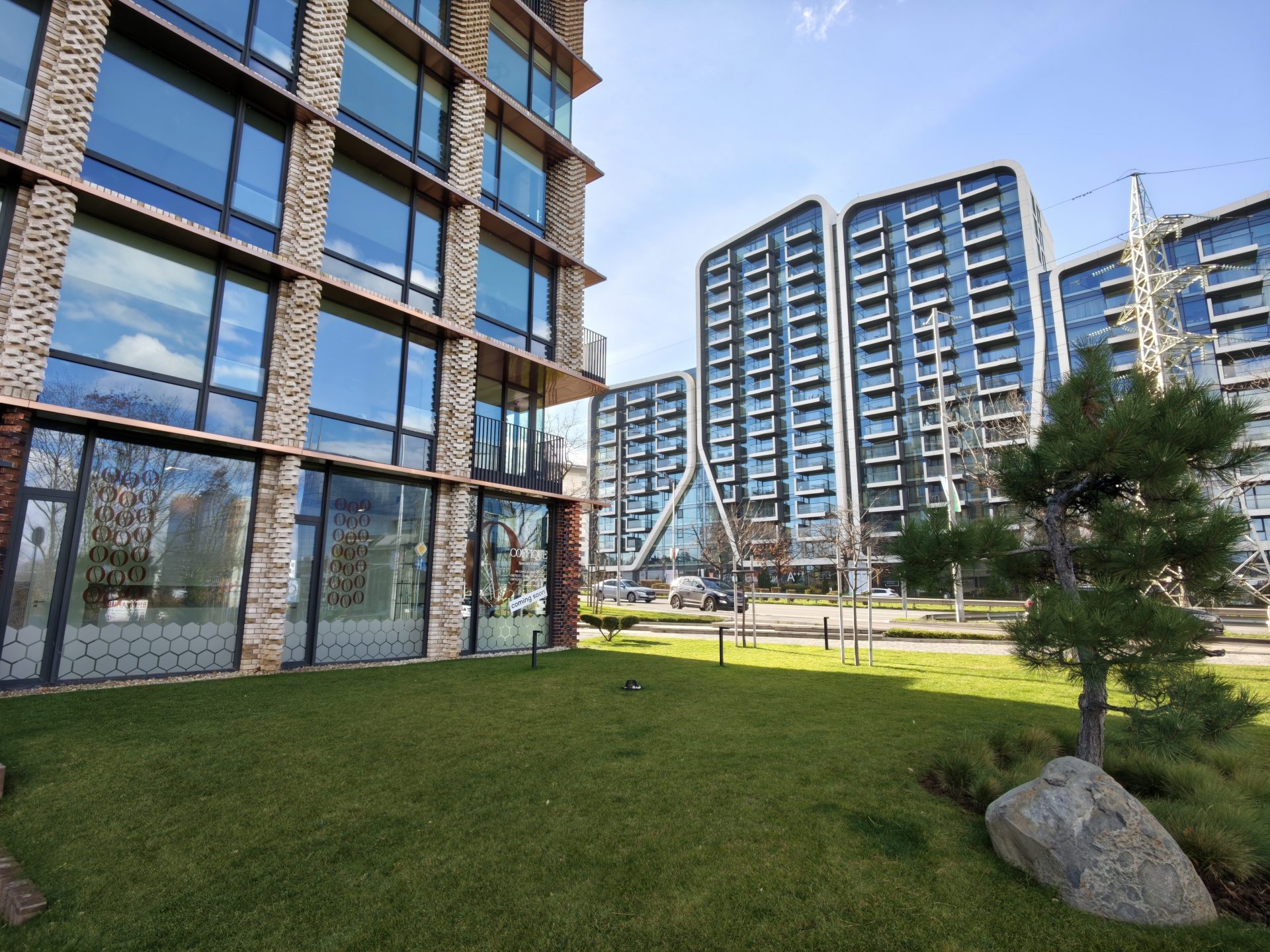 Poco устроила бой титанов: Poco F8 Pro против F8 Ultra картинка Смартфоны Xiaomi Poco F8 Pro и F8 Ultra | DGL.RU