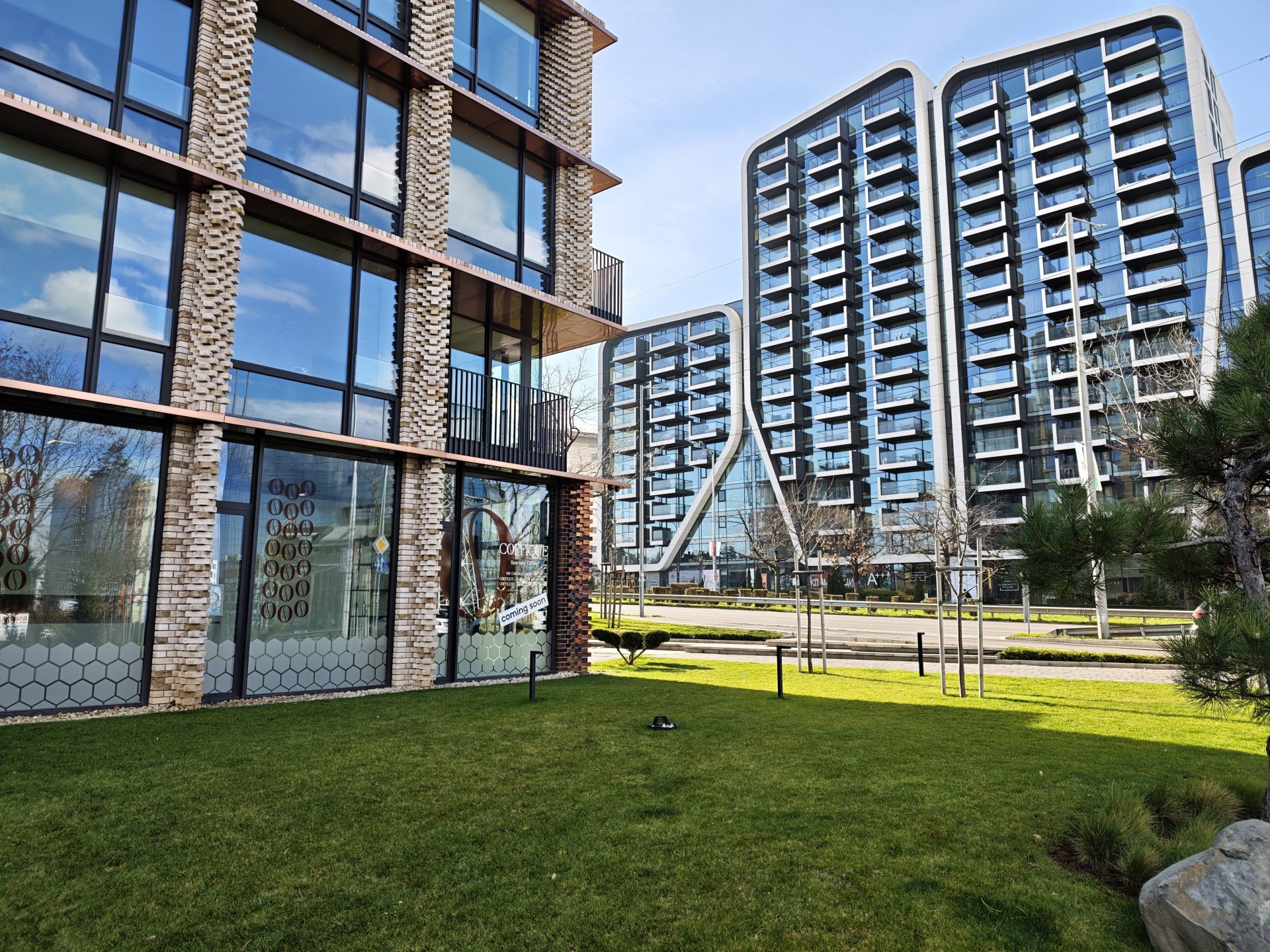 Poco устроила бой титанов: Poco F8 Pro против F8 Ultra картинка Смартфоны Xiaomi Poco F8 Pro и F8 Ultra | DGL.RU