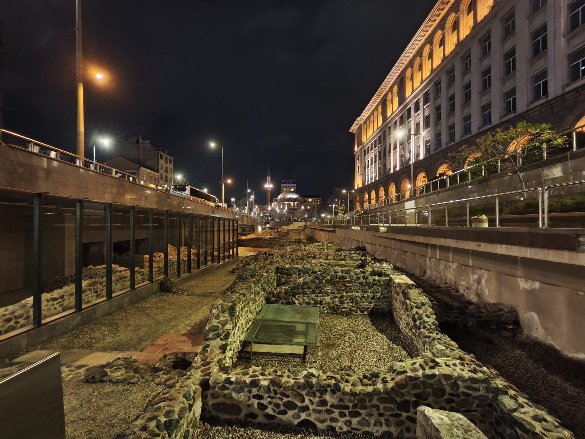 Poco устроила бой титанов: Poco F8 Pro против F8 Ultra картинка Poco устроила бой титанов: Poco F8 Pro против F8 Ultra фото