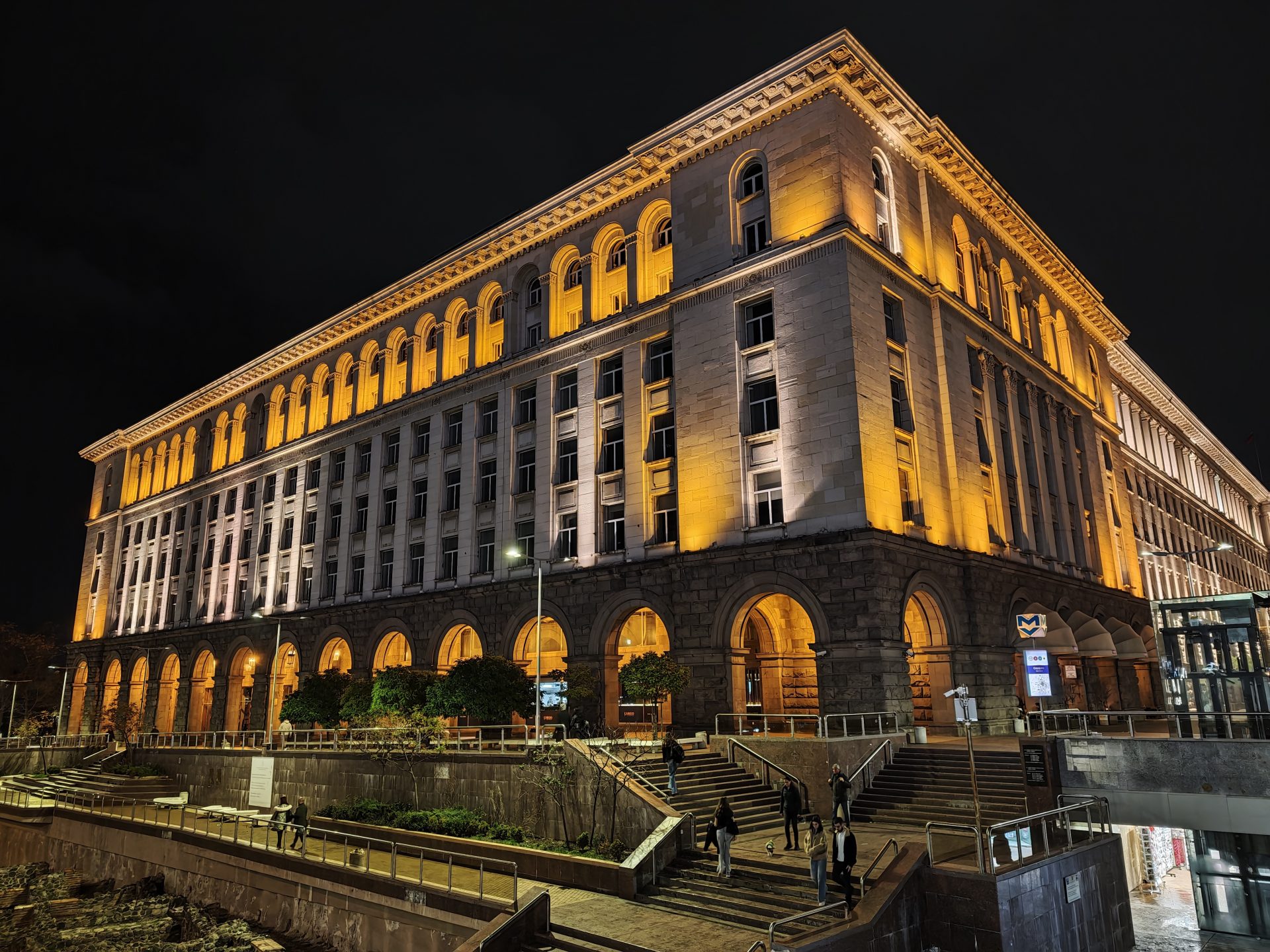 Poco устроила бой титанов: Poco F8 Pro против F8 Ultra картинка Poco устроила бой титанов: Poco F8 Pro против F8 Ultra фото