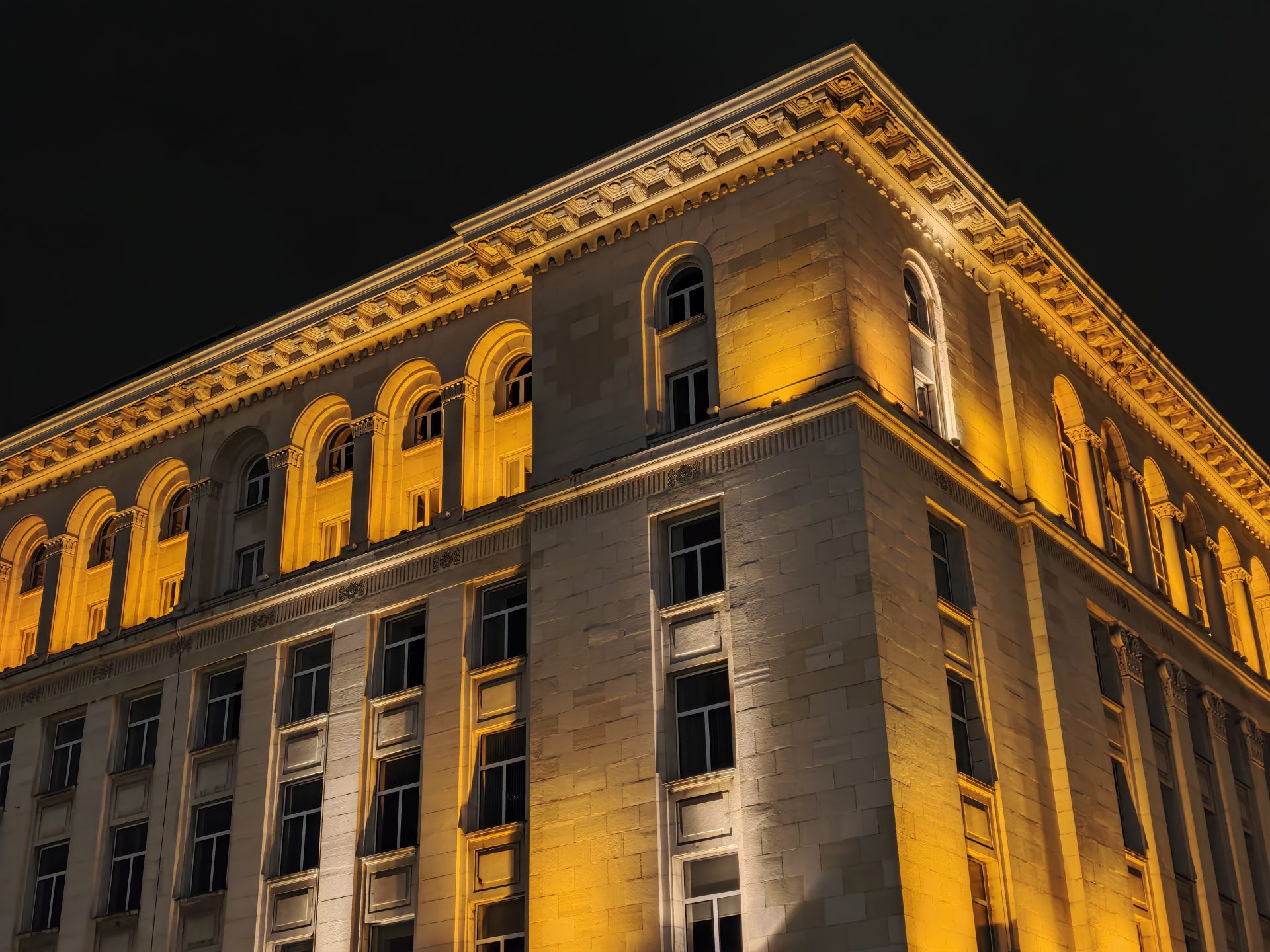 Poco устроила бой титанов: Poco F8 Pro против F8 Ultra картинка Смартфоны Xiaomi Poco F8 Pro и F8 Ultra | DGL.RU