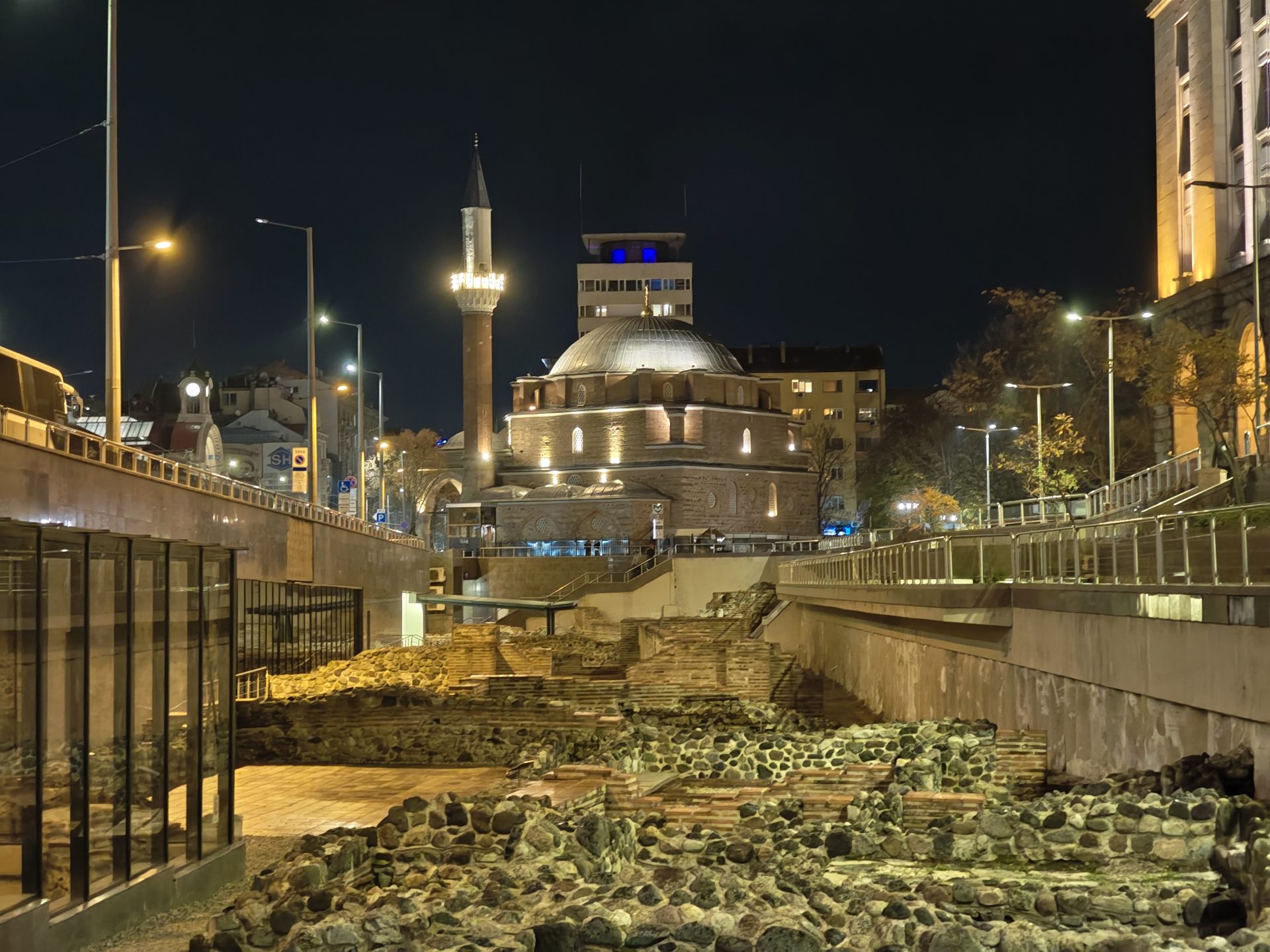 Poco устроила бой титанов: Poco F8 Pro против F8 Ultra картинка Poco устроила бой титанов: Poco F8 Pro против F8 Ultra фото