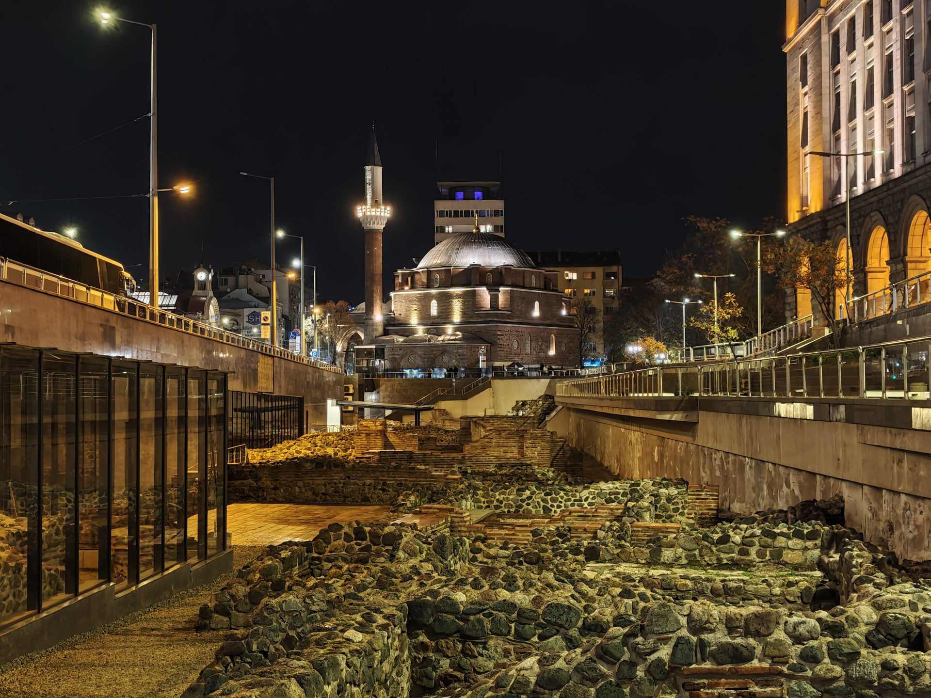 Poco устроила бой титанов: Poco F8 Pro против F8 Ultra картинка Poco устроила бой титанов: Poco F8 Pro против F8 Ultra фото