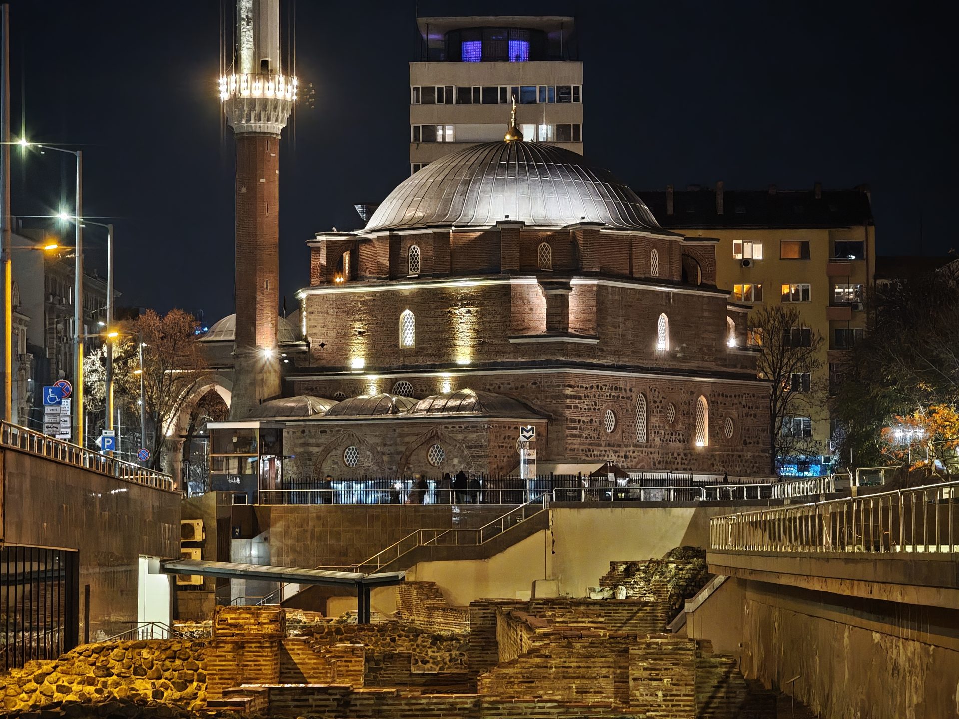 Poco устроила бой титанов: Poco F8 Pro против F8 Ultra картинка Смартфоны Xiaomi Poco F8 Pro и F8 Ultra | DGL.RU