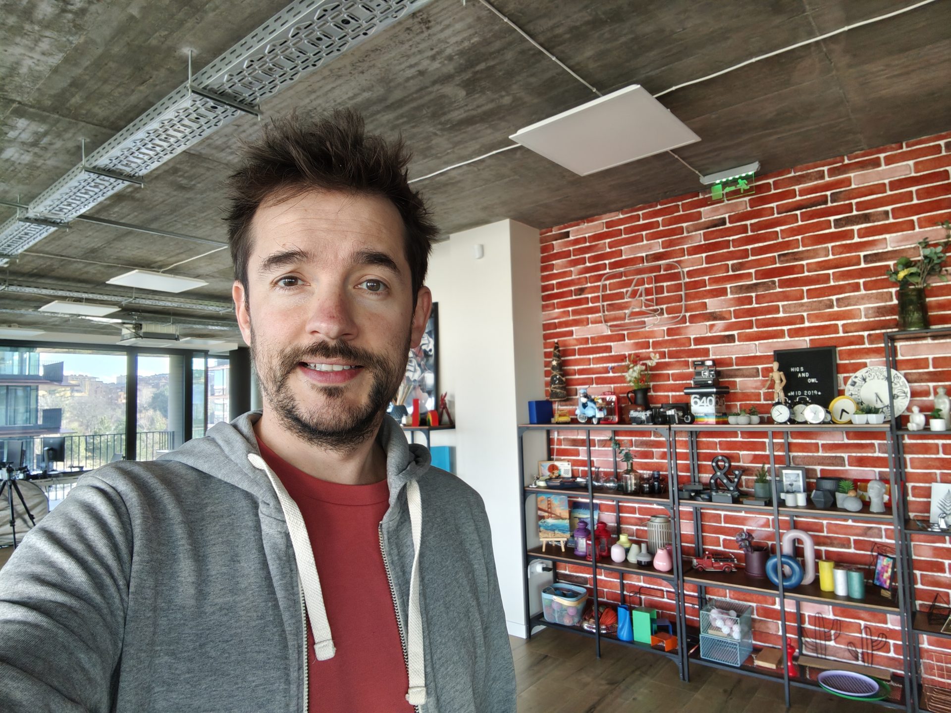 Poco устроила бой титанов: Poco F8 Pro против F8 Ultra картинка Смартфоны Xiaomi Poco F8 Pro и F8 Ultra | DGL.RU