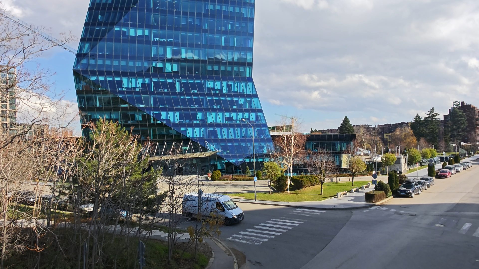 Poco устроила бой титанов: Poco F8 Pro против F8 Ultra картинка Смартфоны Xiaomi Poco F8 Pro и F8 Ultra | DGL.RU