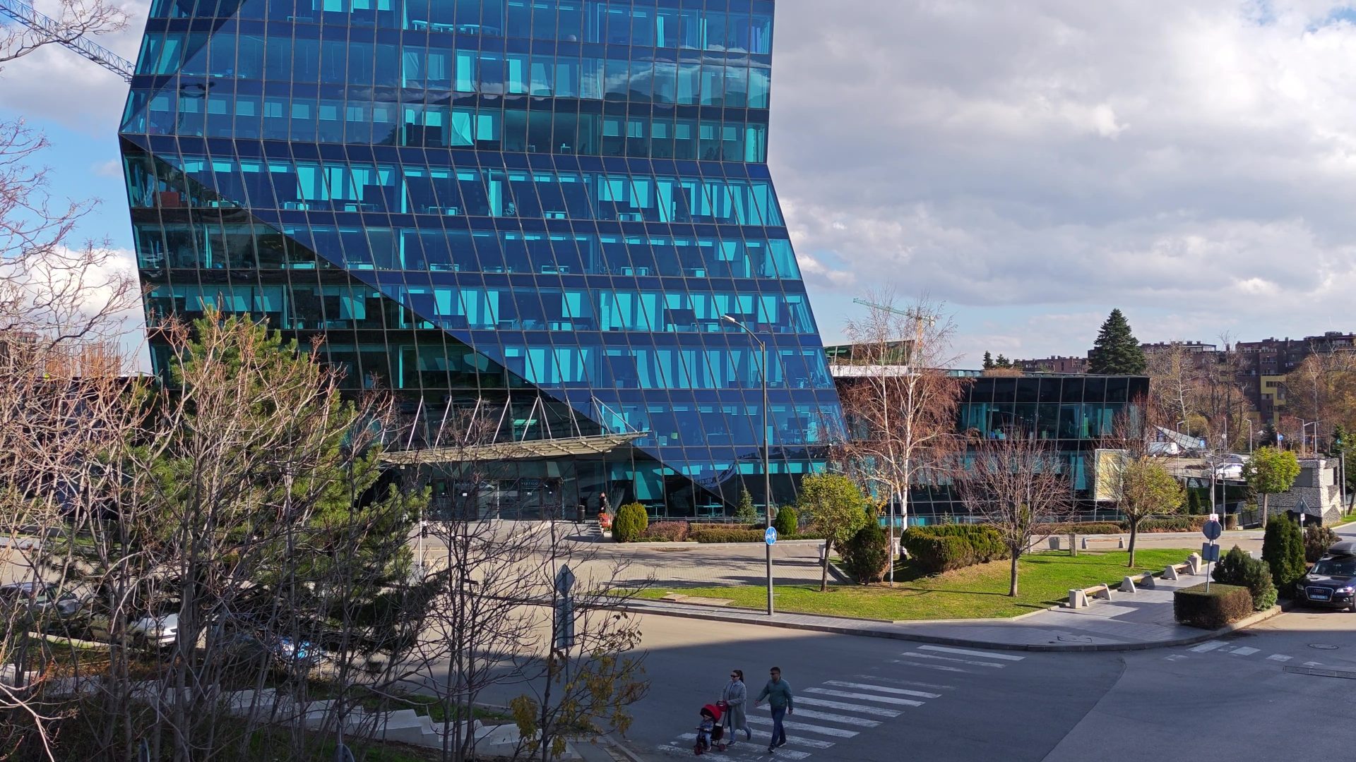 Poco устроила бой титанов: Poco F8 Pro против F8 Ultra картинка Смартфоны Xiaomi Poco F8 Pro и F8 Ultra | DGL.RU