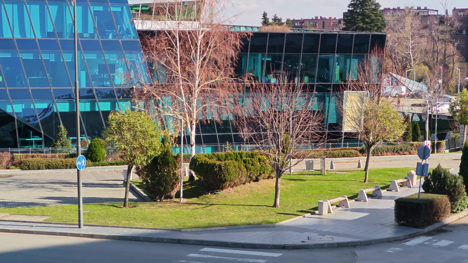 Poco устроила бой титанов: Poco F8 Pro против F8 Ultra картинка Смартфоны Xiaomi Poco F8 Pro и F8 Ultra | DGL.RU