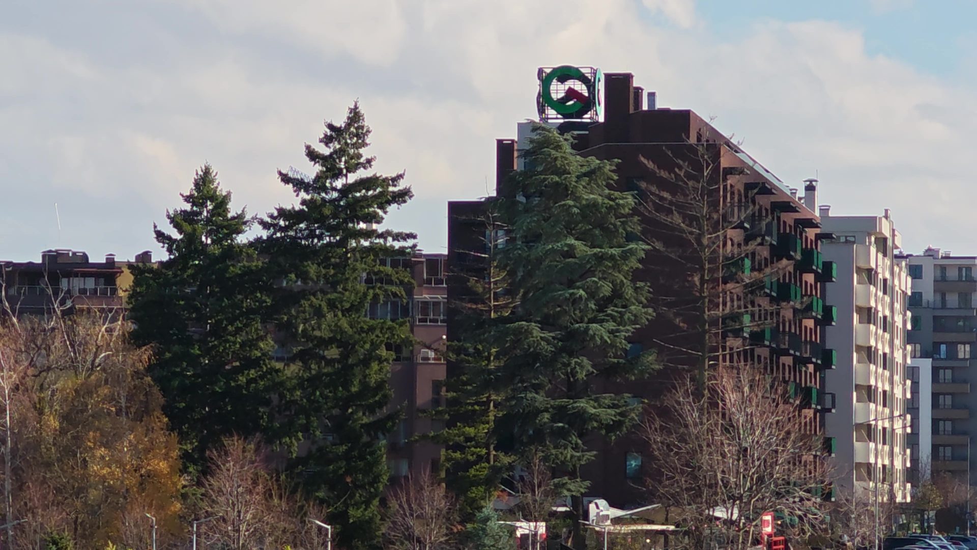 Poco устроила бой титанов: Poco F8 Pro против F8 Ultra картинка Смартфоны Xiaomi Poco F8 Pro и F8 Ultra | DGL.RU