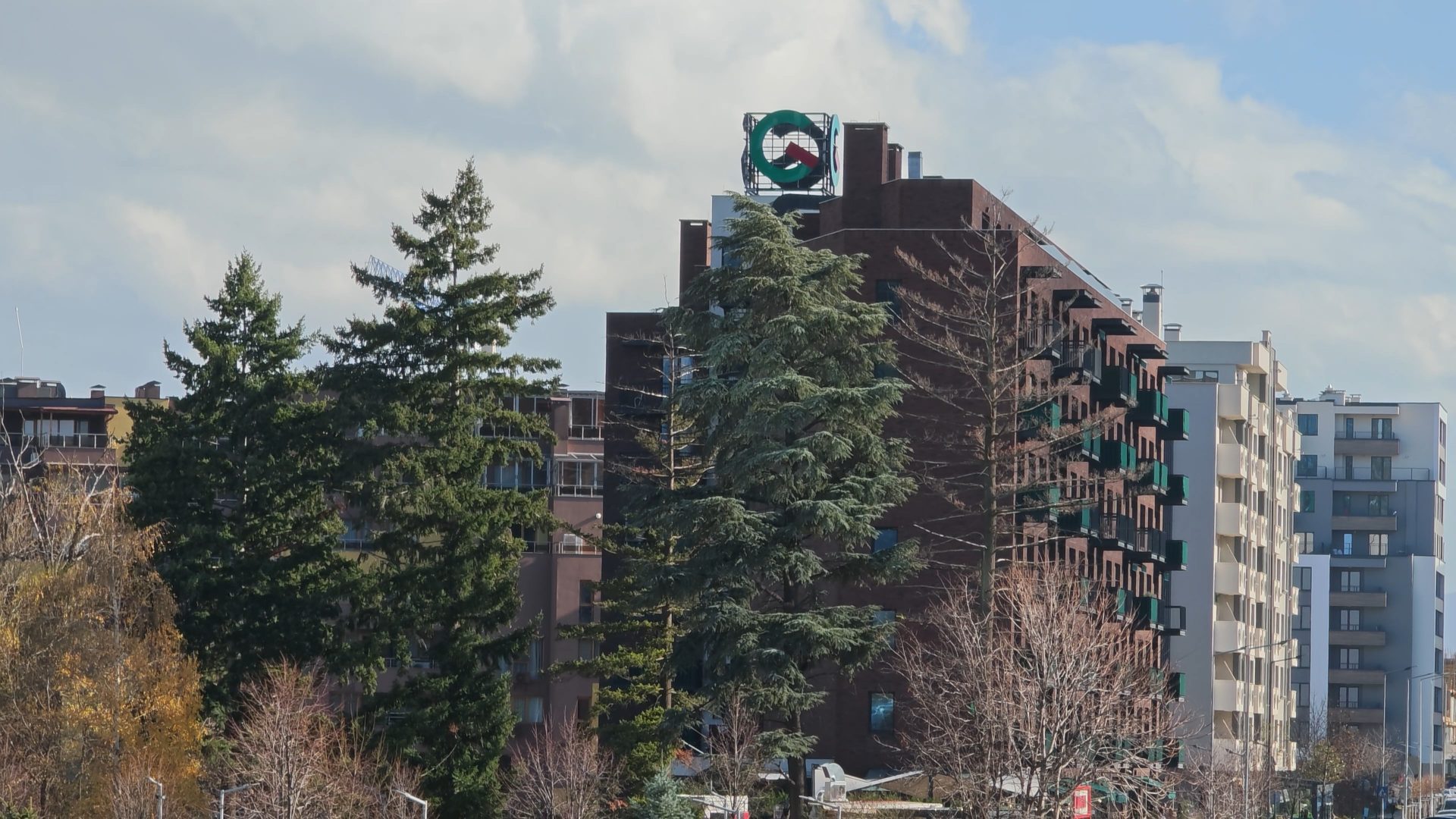 Poco устроила бой титанов: Poco F8 Pro против F8 Ultra картинка Смартфоны Xiaomi Poco F8 Pro и F8 Ultra | DGL.RU