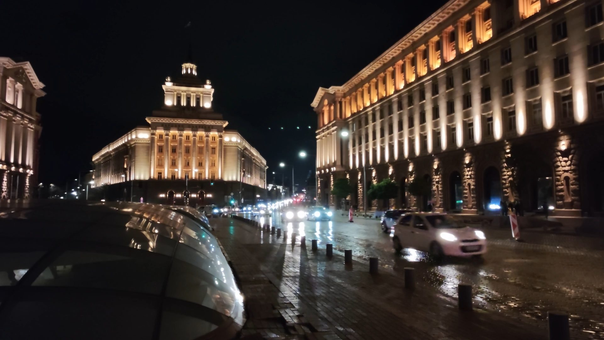 Poco устроила бой титанов: Poco F8 Pro против F8 Ultra картинка Смартфоны Xiaomi Poco F8 Pro и F8 Ultra | DGL.RU