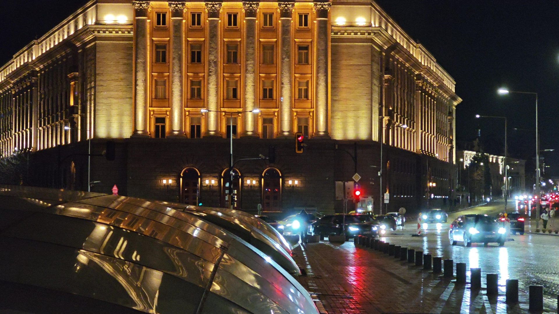 Poco устроила бой титанов: Poco F8 Pro против F8 Ultra картинка Смартфоны Xiaomi Poco F8 Pro и F8 Ultra | DGL.RU