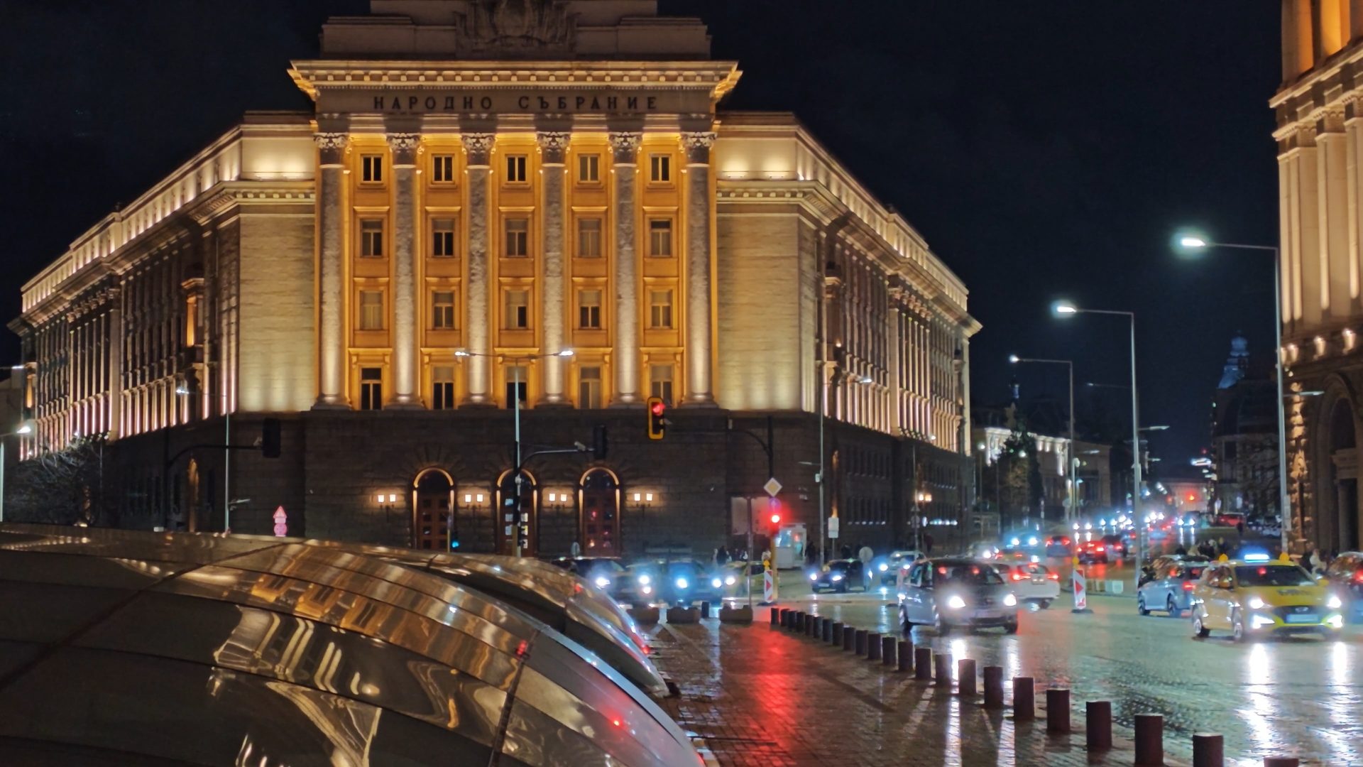 Poco устроила бой титанов: Poco F8 Pro против F8 Ultra картинка Смартфоны Xiaomi Poco F8 Pro и F8 Ultra | DGL.RU