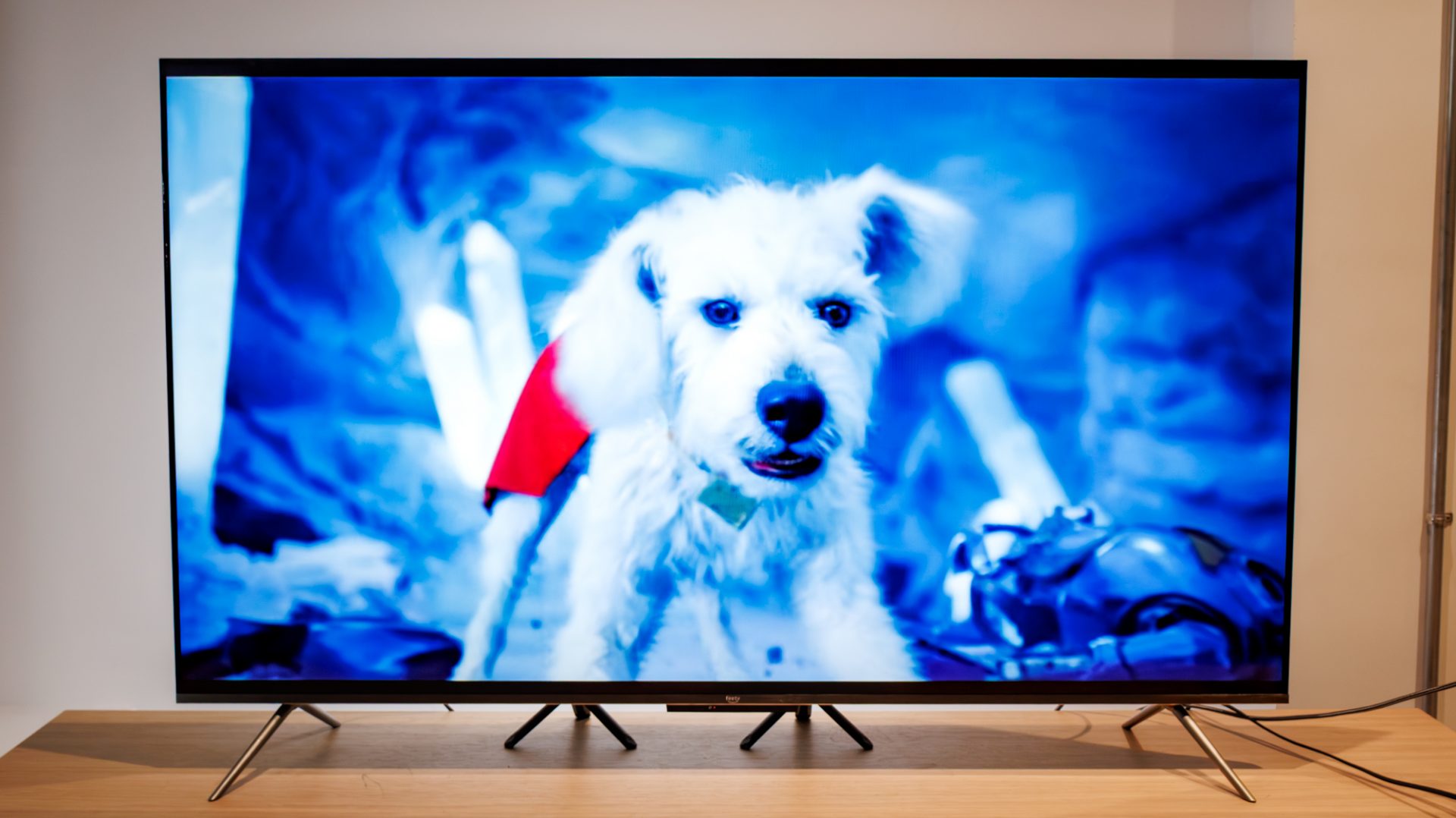 Обзор Amazon Fire TV Omni QLED — этот телевизор не стоит покупать на праздники картинка Телевизор Amazon Fire TV Omni QLED разочаровал | DGL.RU