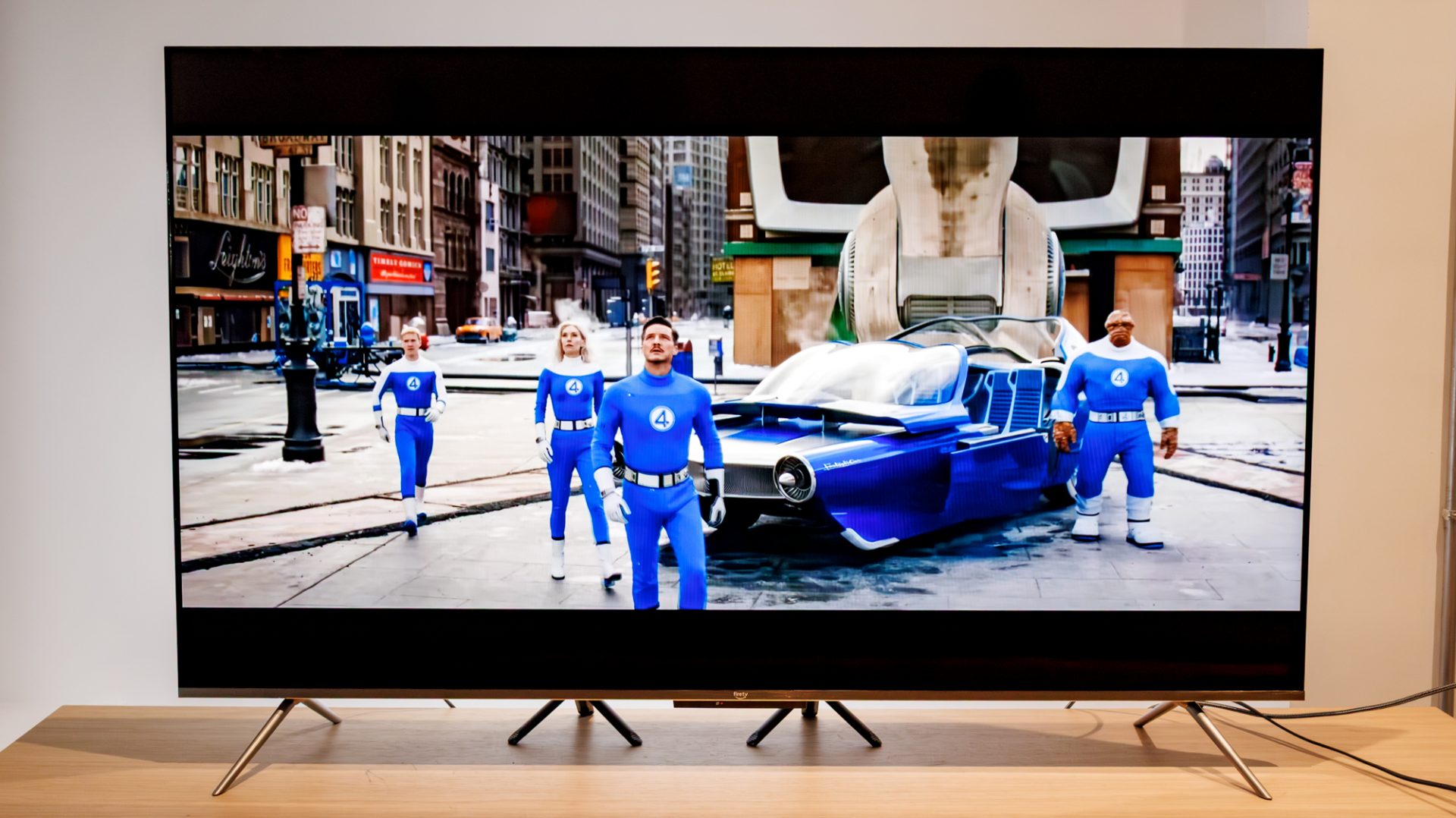 Обзор Amazon Fire TV Omni QLED — этот телевизор не стоит покупать на праздники картинка Телевизор Amazon Fire TV Omni QLED разочаровал | DGL.RU