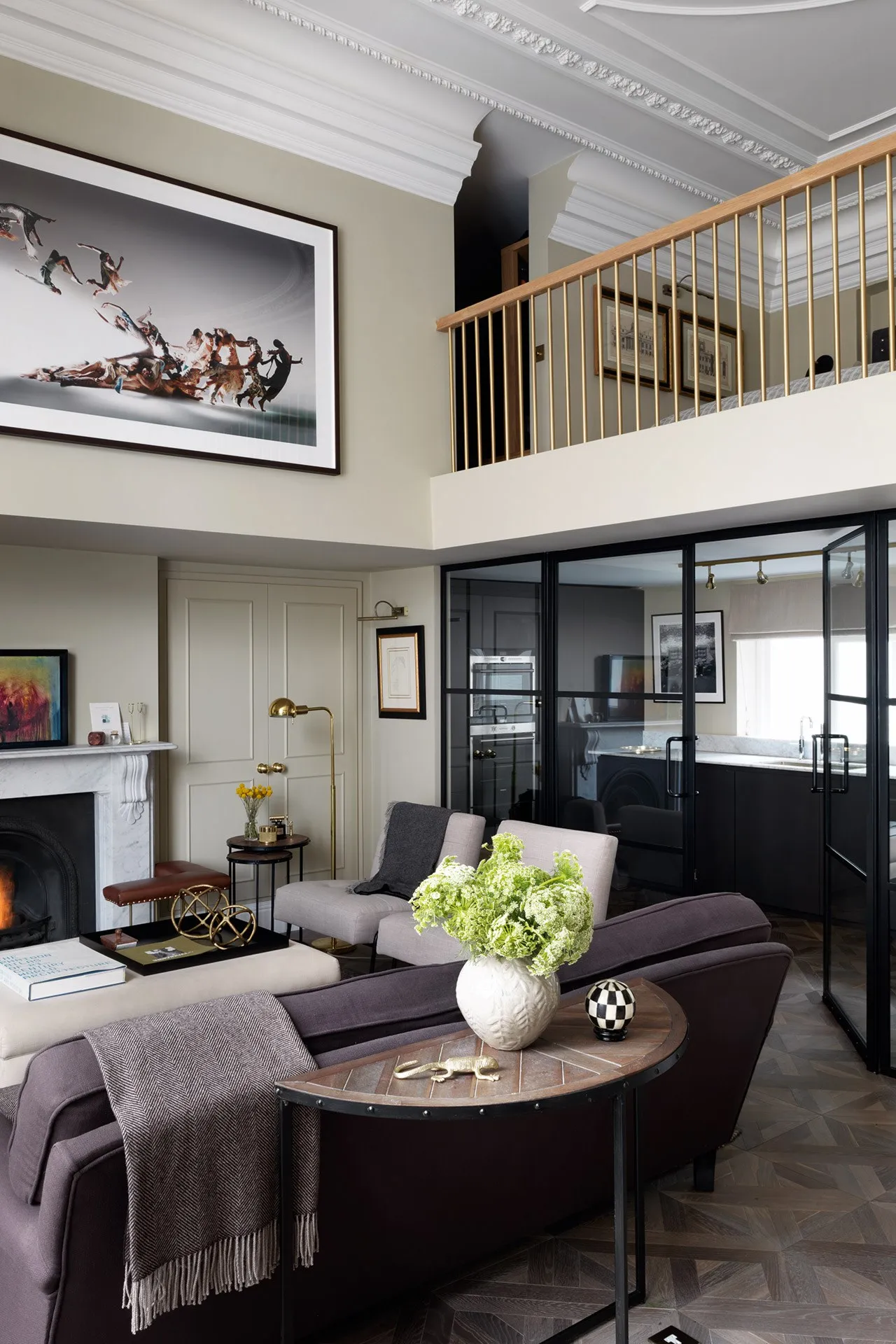 Теснота в голове, а не в квартире: 57 идей для маленькой гостиной, которые вы зря игнорируете картинка Интерьер маленькой гостиной: топ-57 решений | DGL.RU