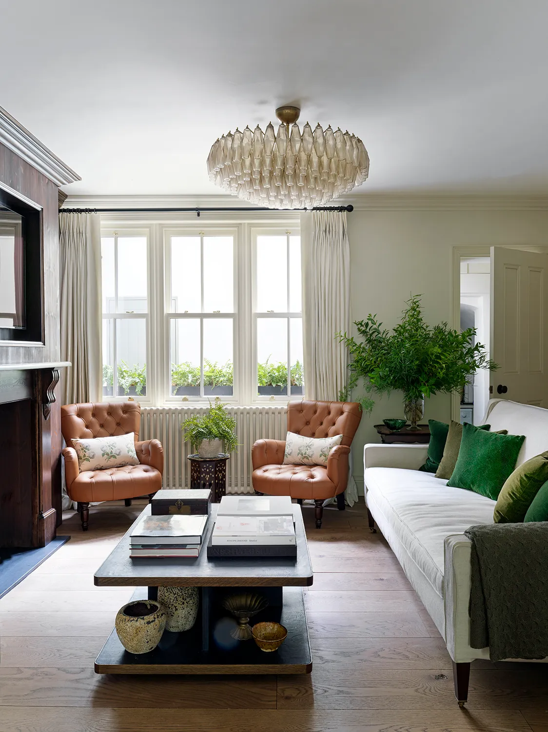 Теснота в голове, а не в квартире: 57 идей для маленькой гостиной, которые вы зря игнорируете картинка Интерьер маленькой гостиной: топ-57 решений | DGL.RU