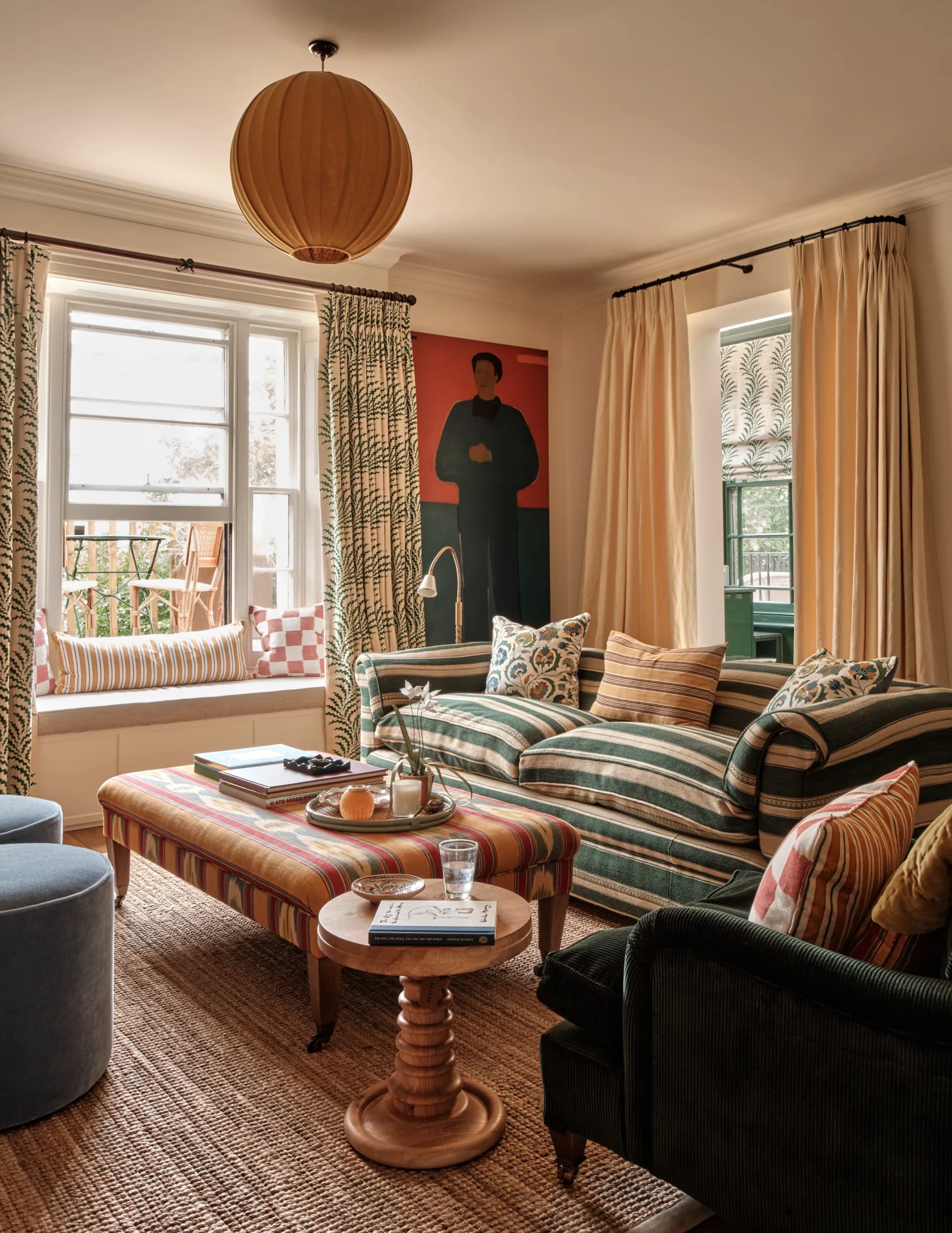 Теснота в голове, а не в квартире: 57 идей для маленькой гостиной, которые вы зря игнорируете картинка Интерьер маленькой гостиной: топ-57 решений | DGL.RU