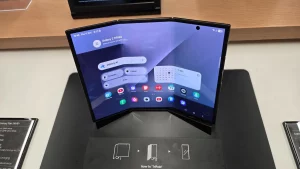 Вы готовы платить за три экрана? Распаковываем Galaxy Z TriFold — это прорыв или просто модный хлам?