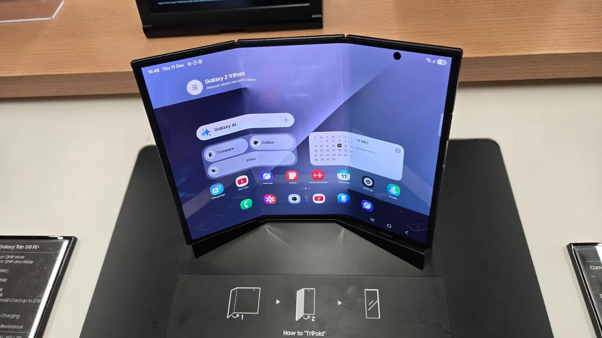 Вы готовы платить за три экрана? Распаковываем Galaxy Z TriFold — это прорыв или просто модный хлам?